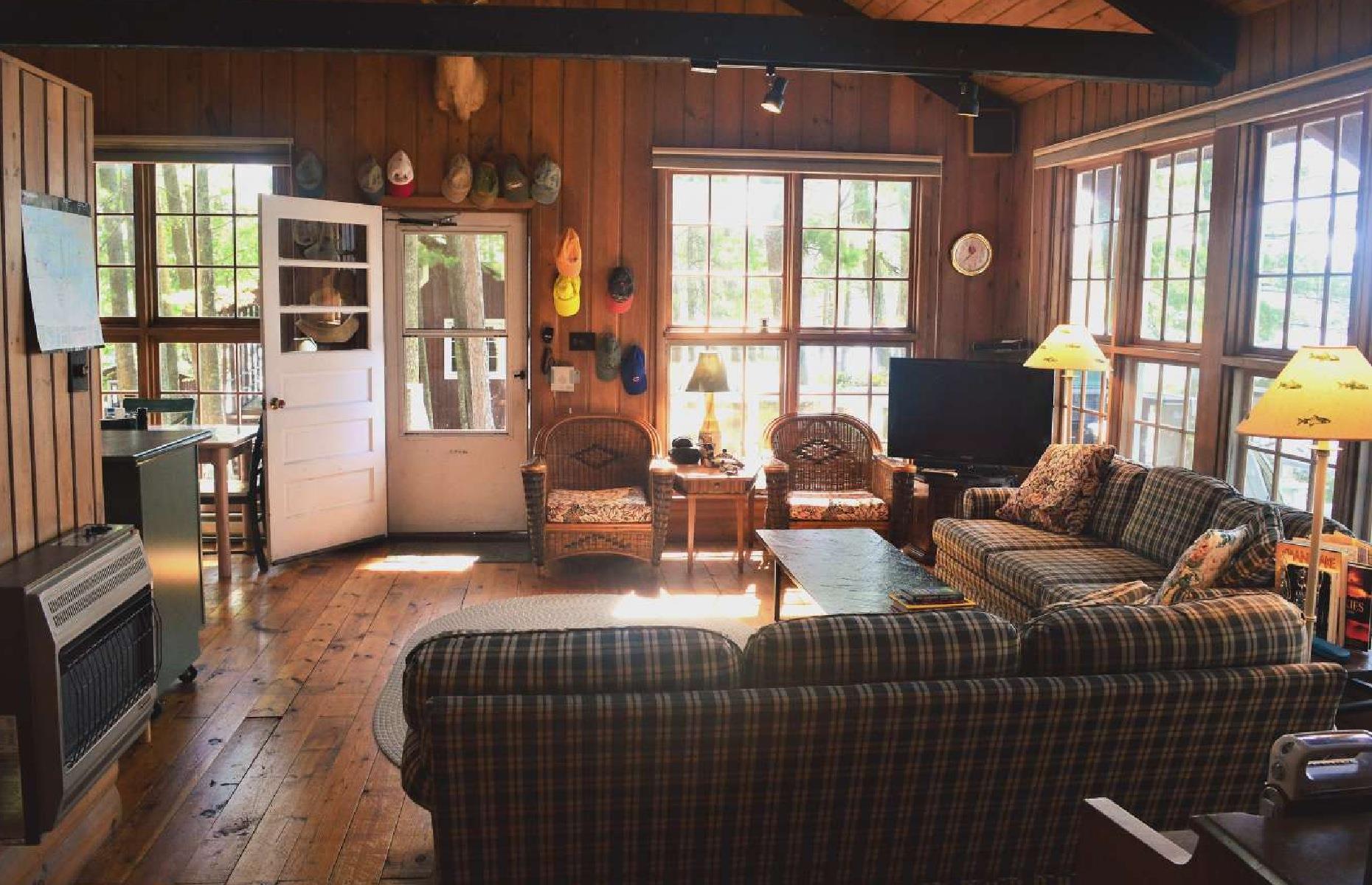 Sandpoint Lake Island, Minnesota, USA: $640k (£507k)