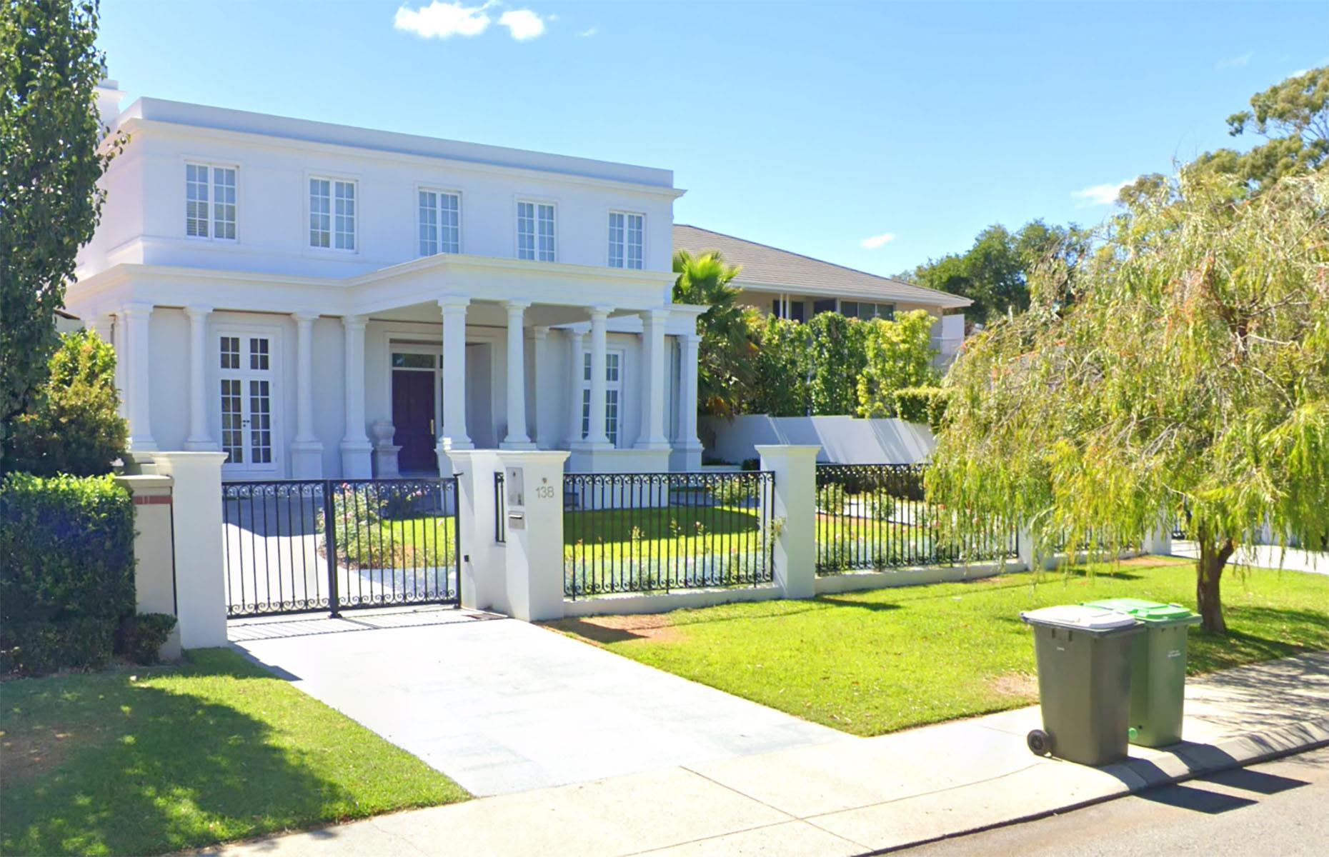 Rose Porteous sells Mini-Amour