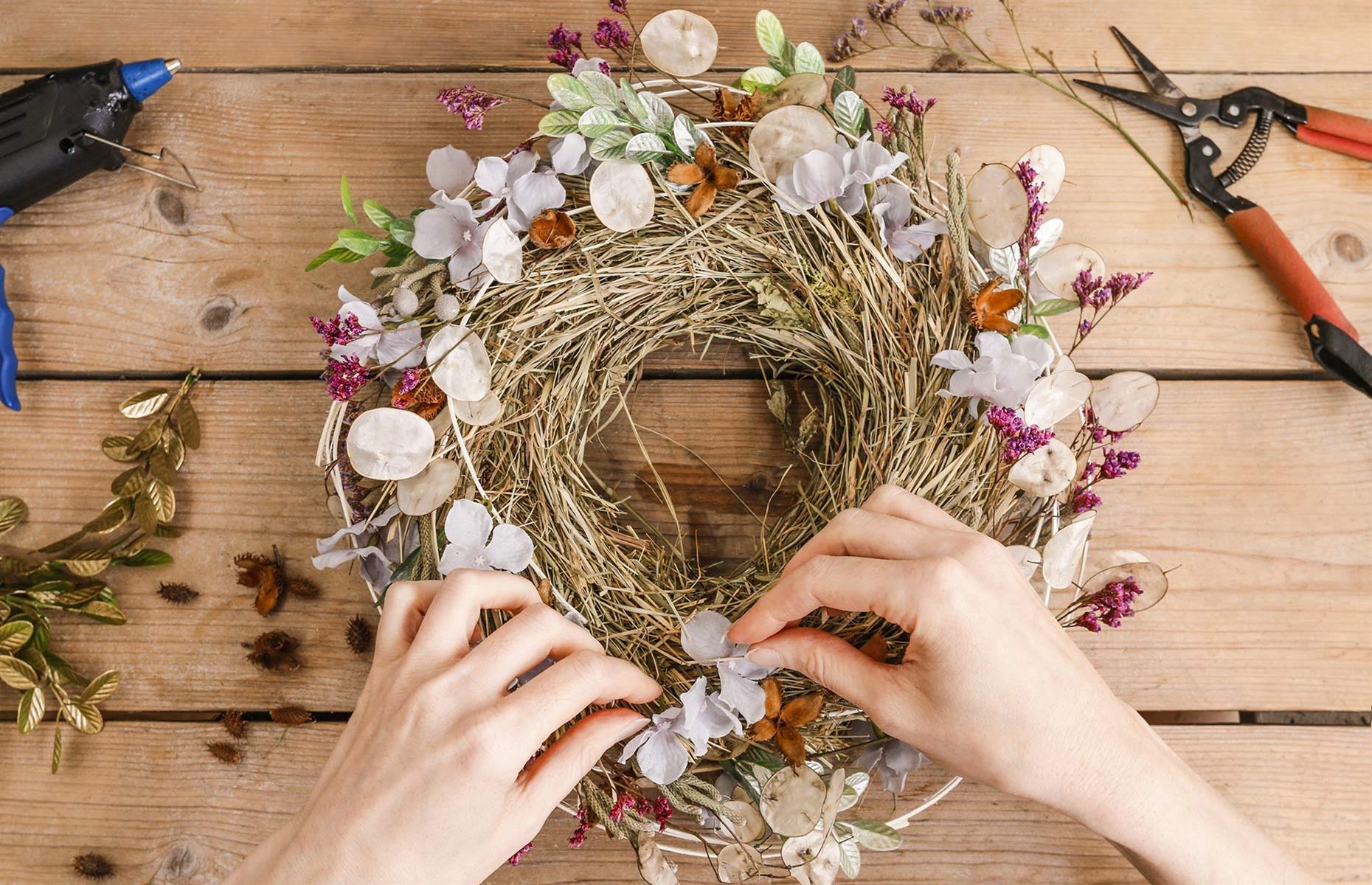 16. Sell homemade seasonal decorations 