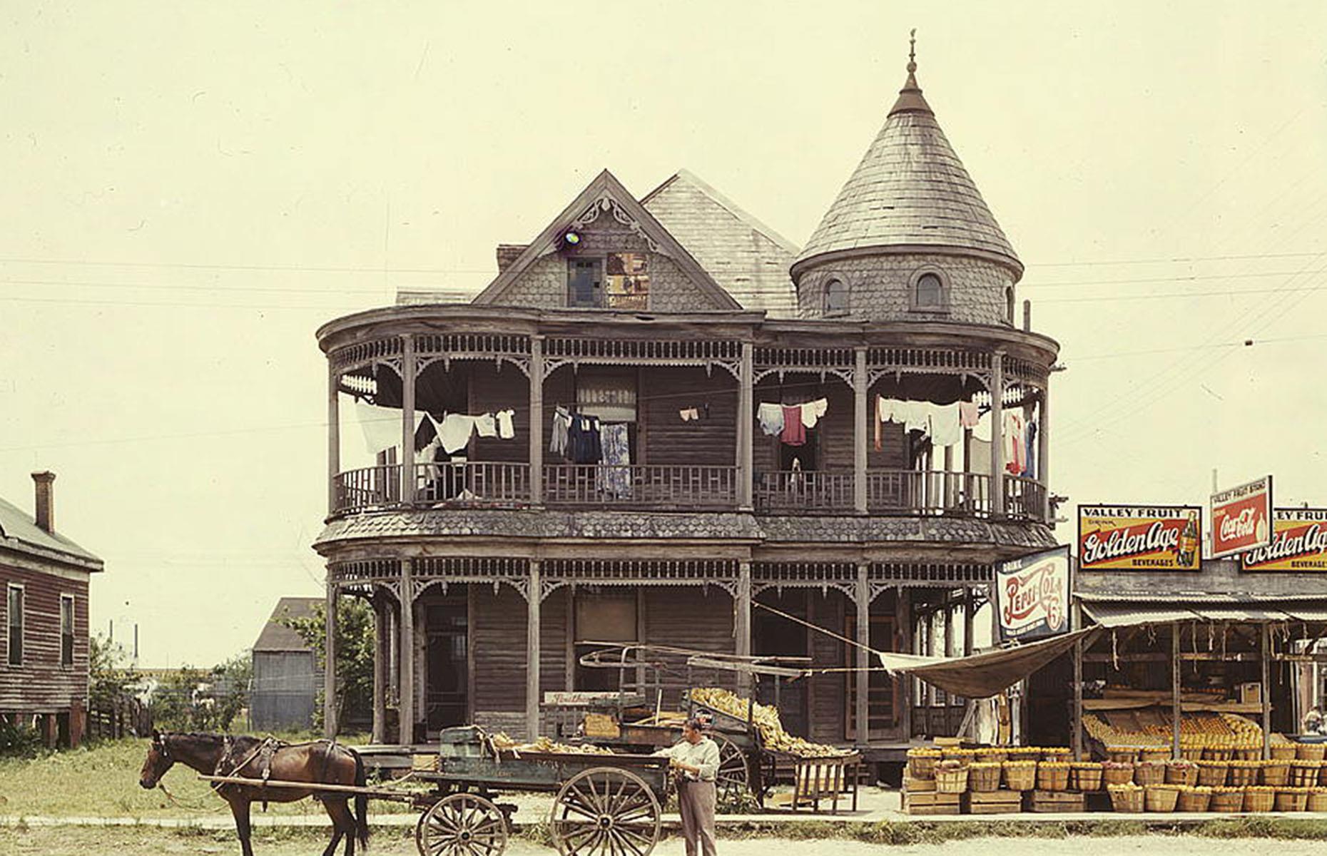 Texan house and fruit stand