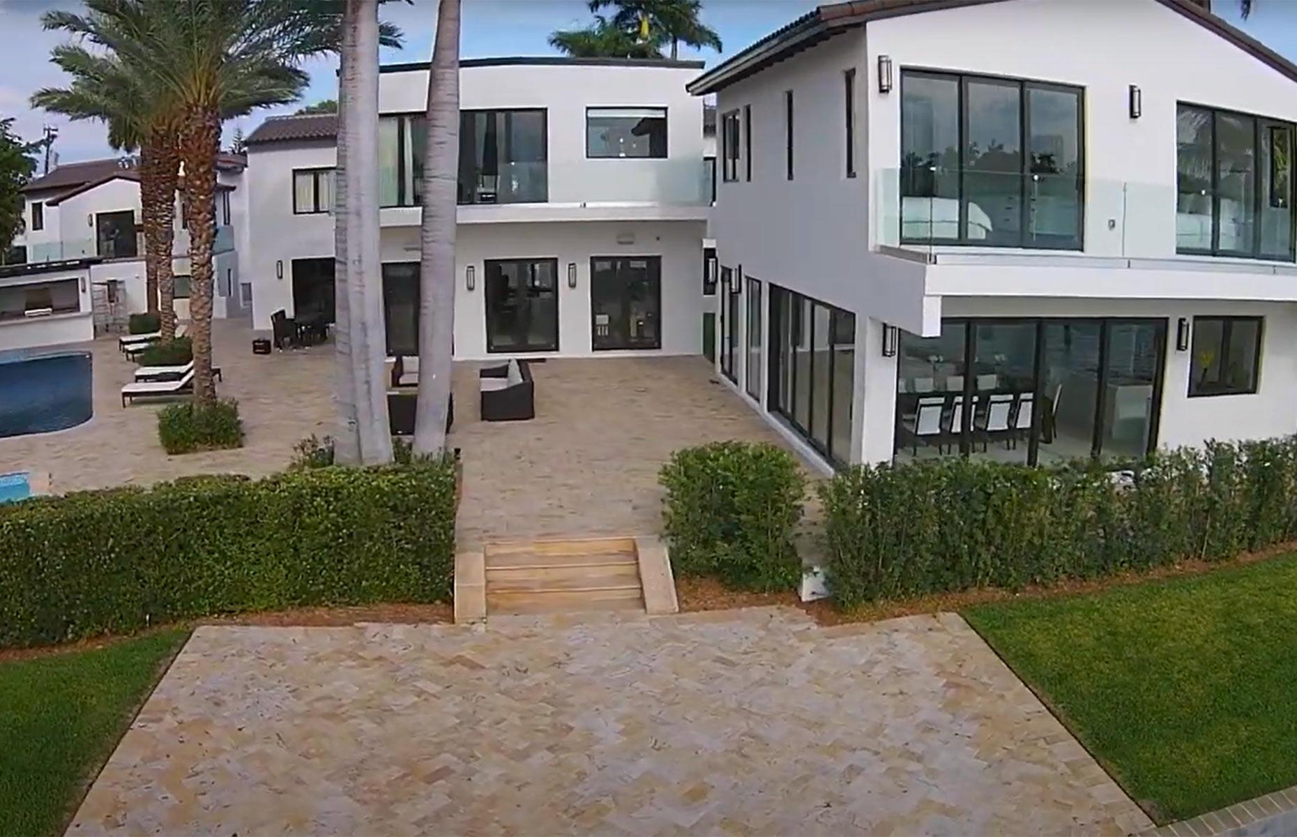 J.Lo and Ben Affleck's dating rental
