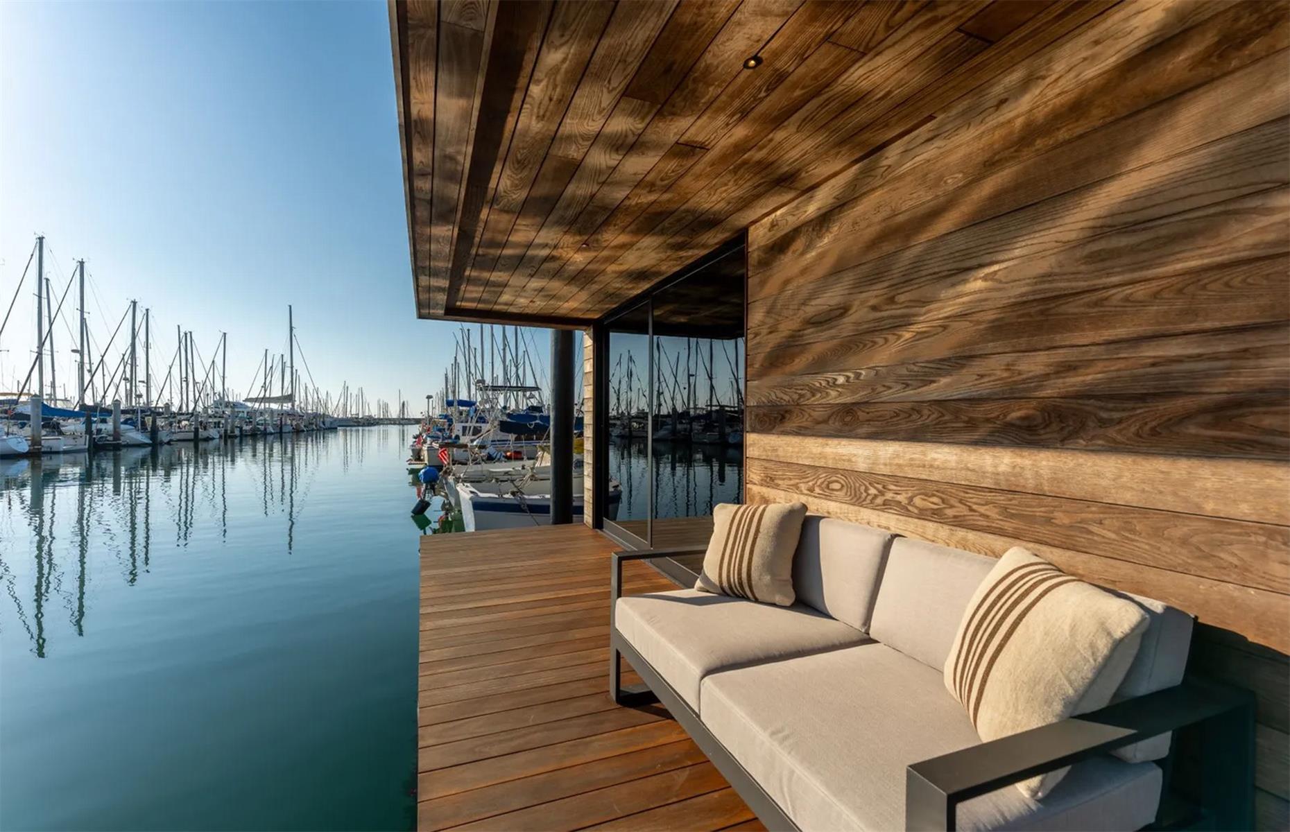 Thomas Jefferson floating home, California, USA
