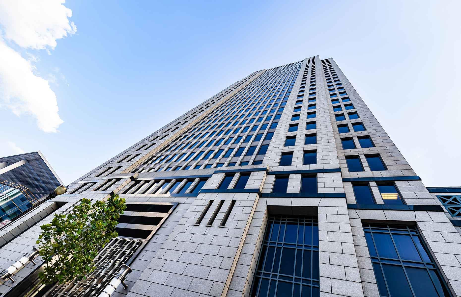 Kentucky: 400 West Market, Louisville