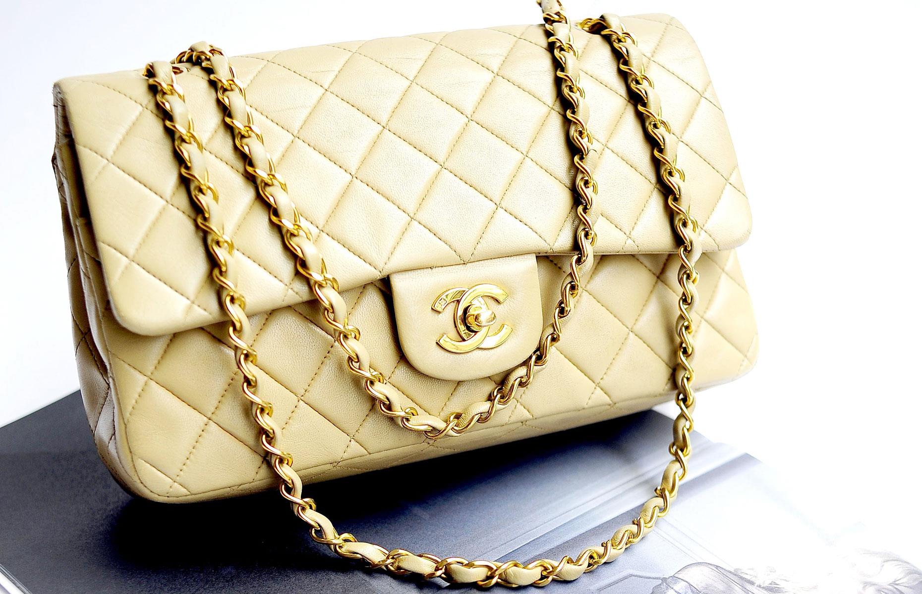 Chanel 2.55 flag bags – 10-year return: up to 297%