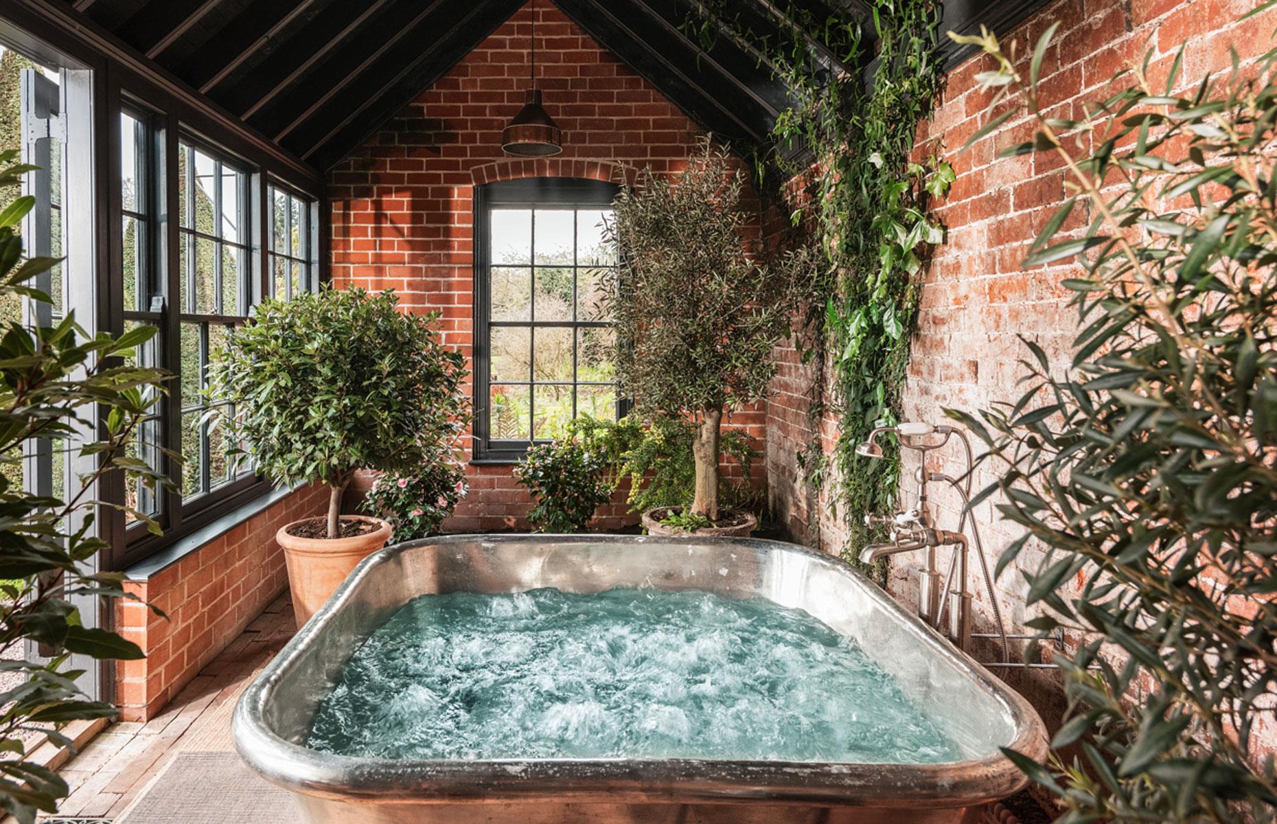 Install a dip tank bath