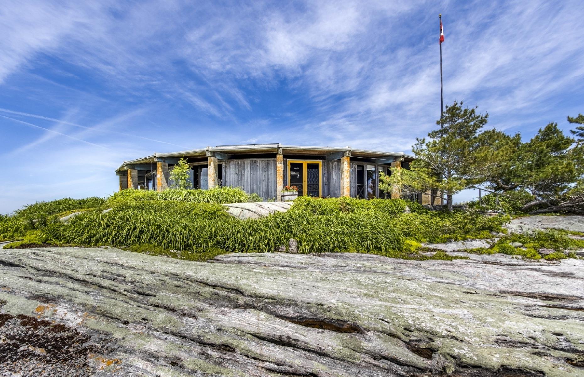 Table Rock Islands, Ontario, Canada: $1.6 million