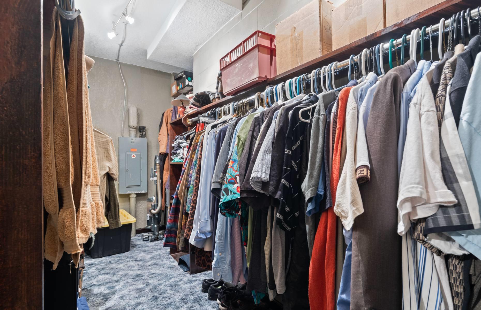 Walk-in wardrobe