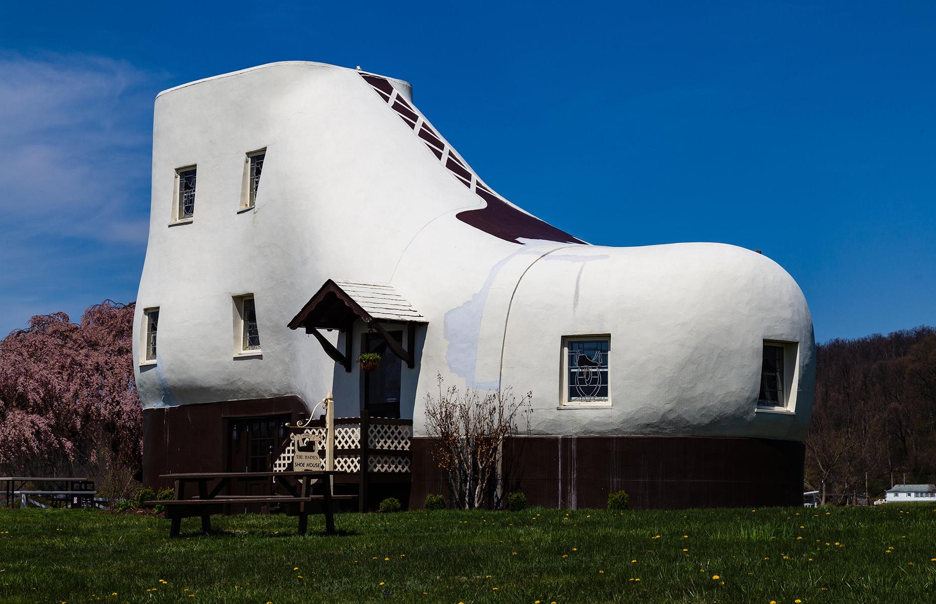 Explore the most bizarre buildings in the US