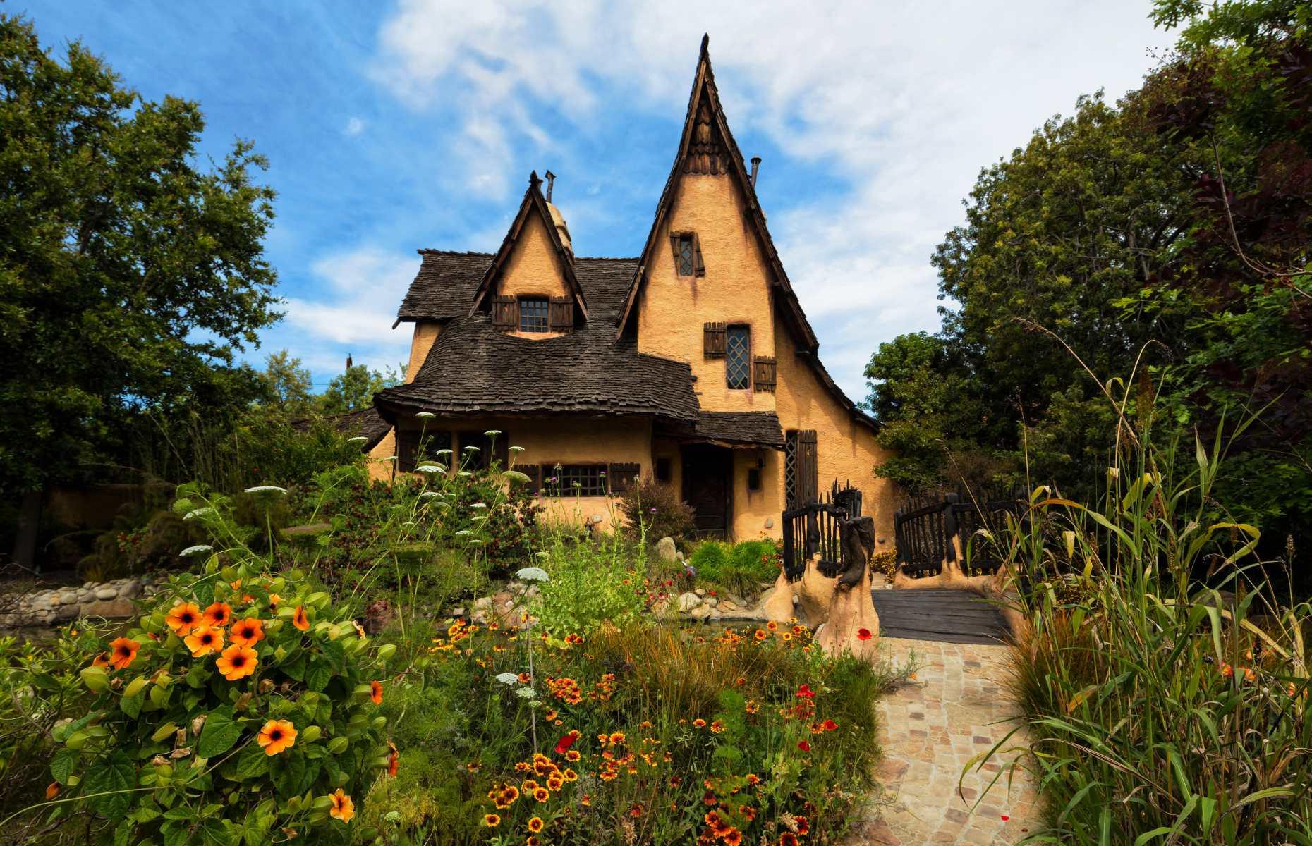 Spadena House, Los Angeles, California