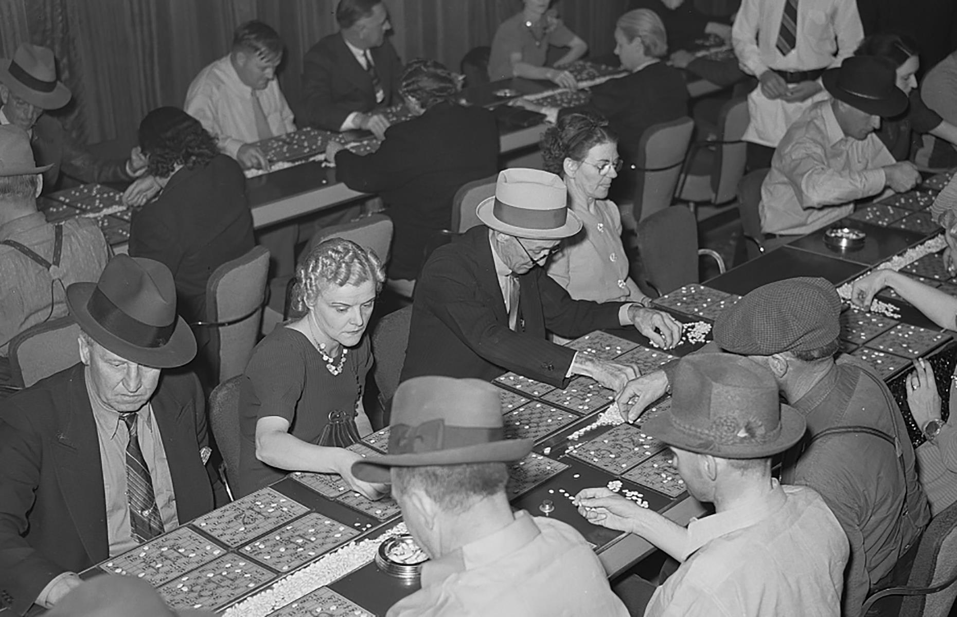 1940: punters play bingo in Las Vegas