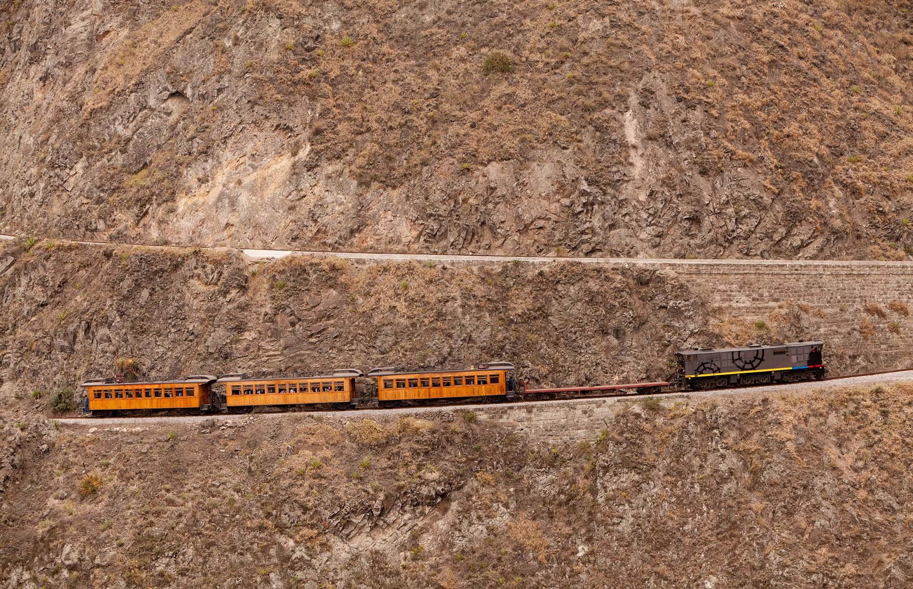 1. La Nariz del Diablo, Ecuador