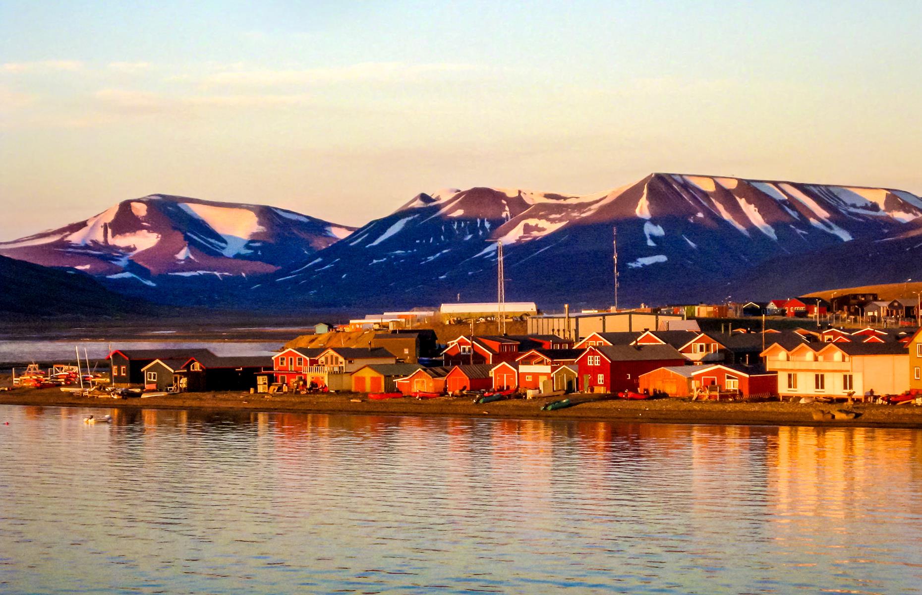 Midnight sun, Svalbard, Norway
