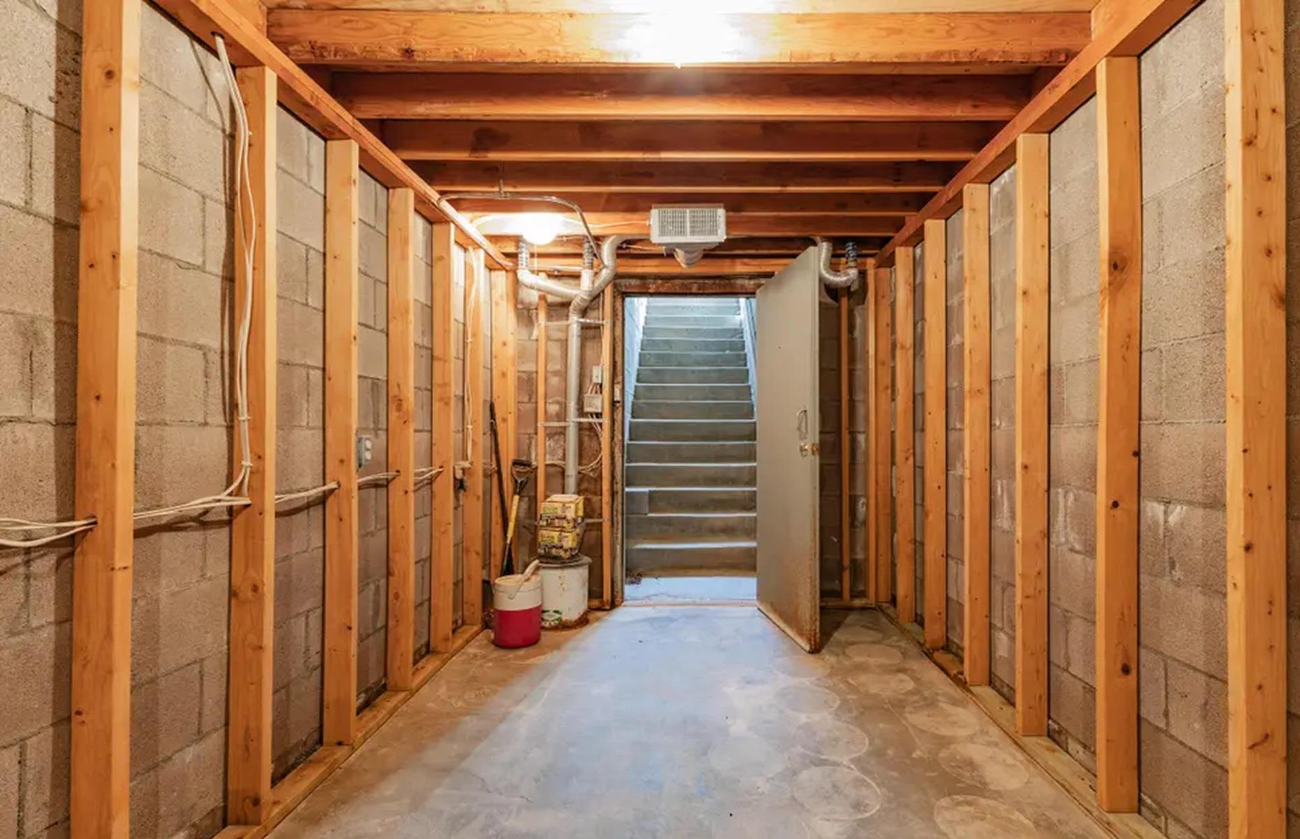 Self-sustaining ranch, Arizona, USA: $999,061 (£793k)