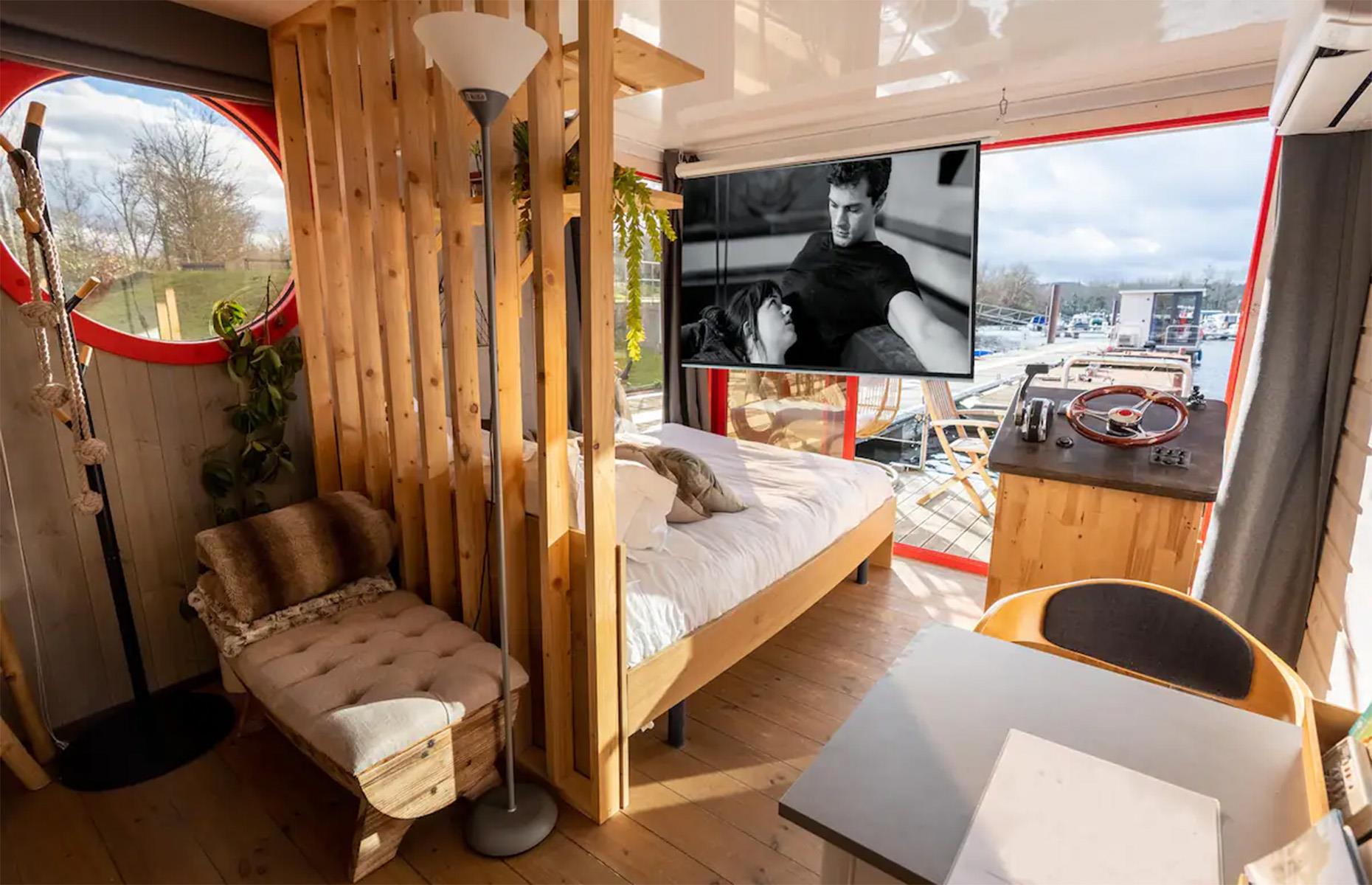 The Love Cocoon, Yvelines, France