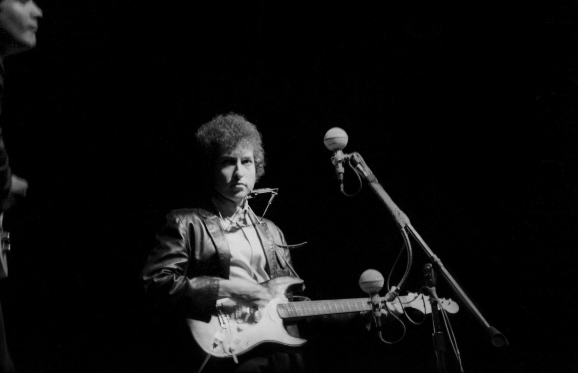 Bob Dylan’s guitar: $965,000 (£737k)