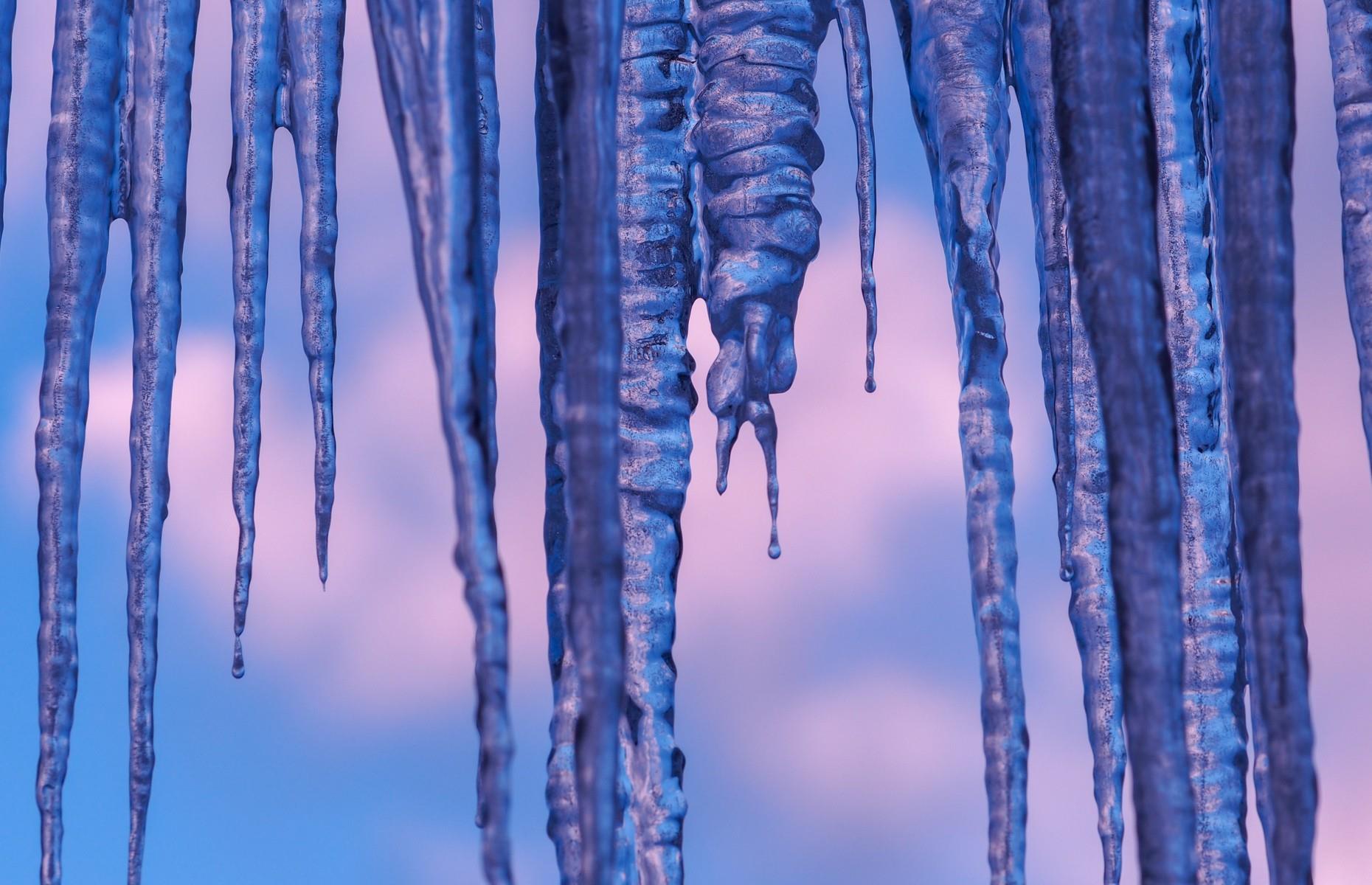 Britain’s longest recorded icicle was 26ft 10in (8.2m)