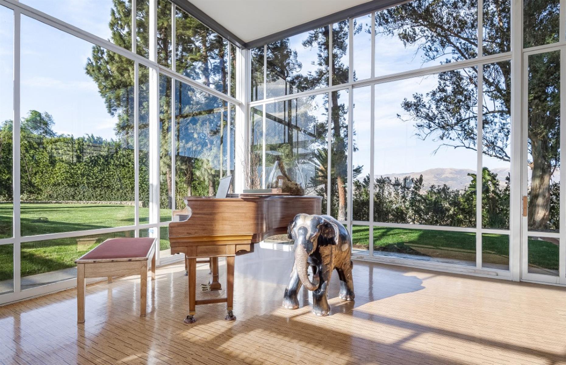 Frank Sinatra's mid-century modern mansion