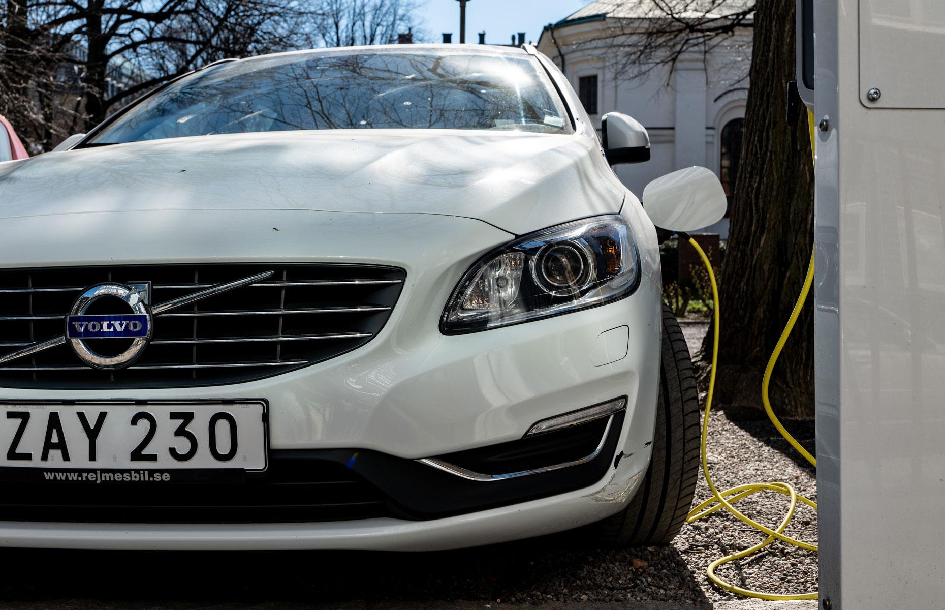 4. Sweden, electric cars share: 13%