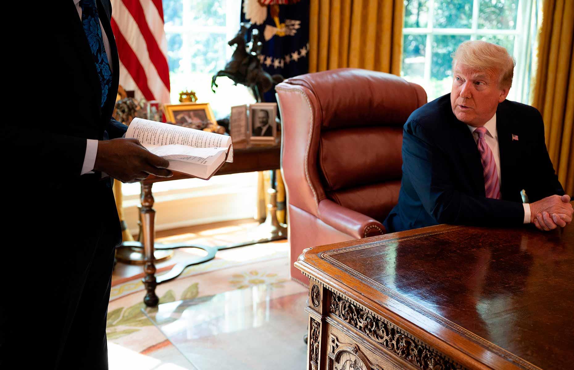 'Sensitive' White House documents taken to Florida