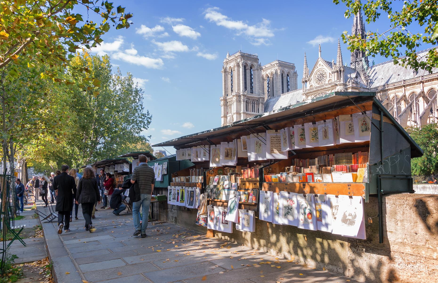 22. Les Bouquinistes, Paris, France