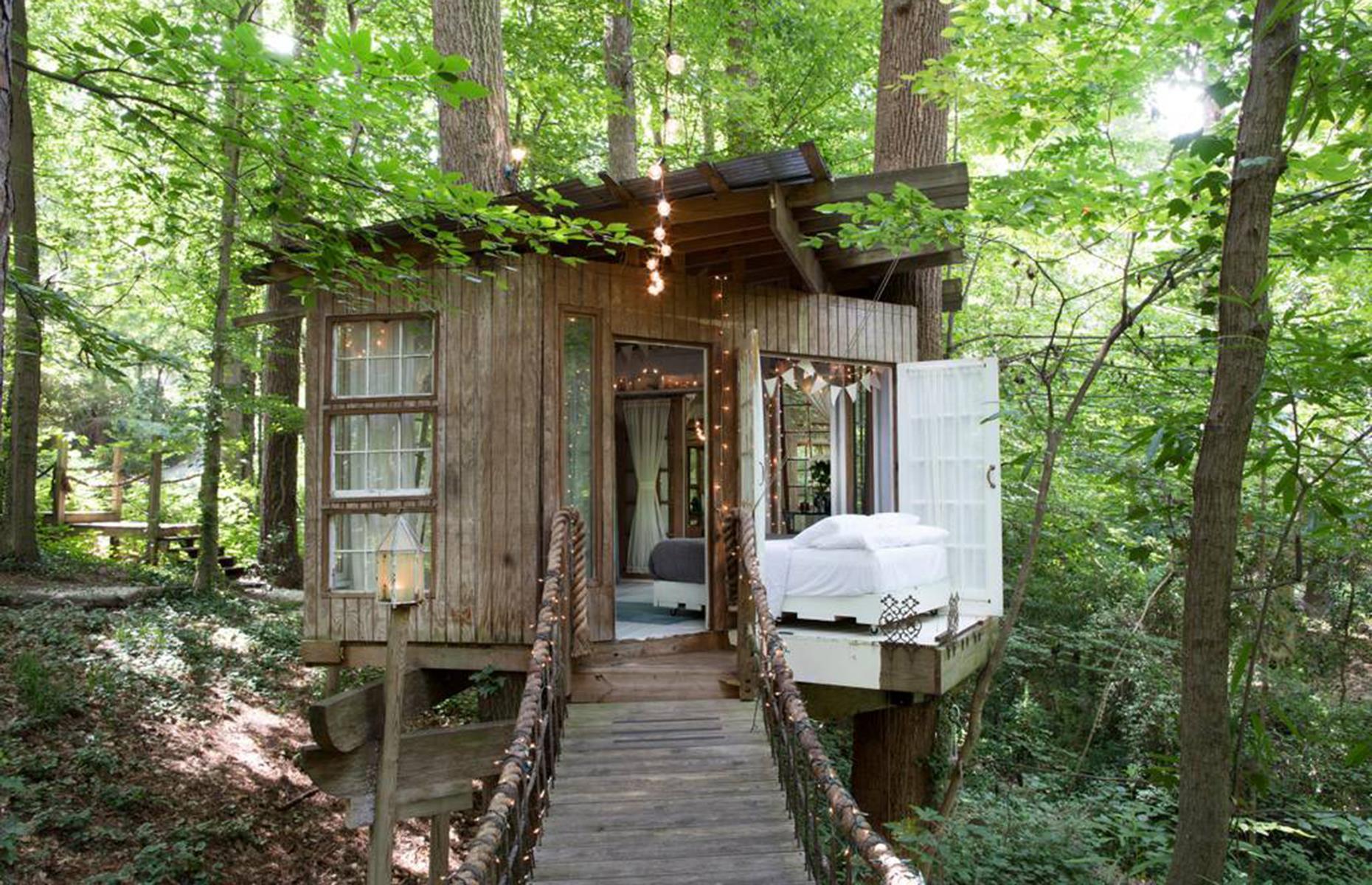 Reclaimed treehouse, Atlanta, USA