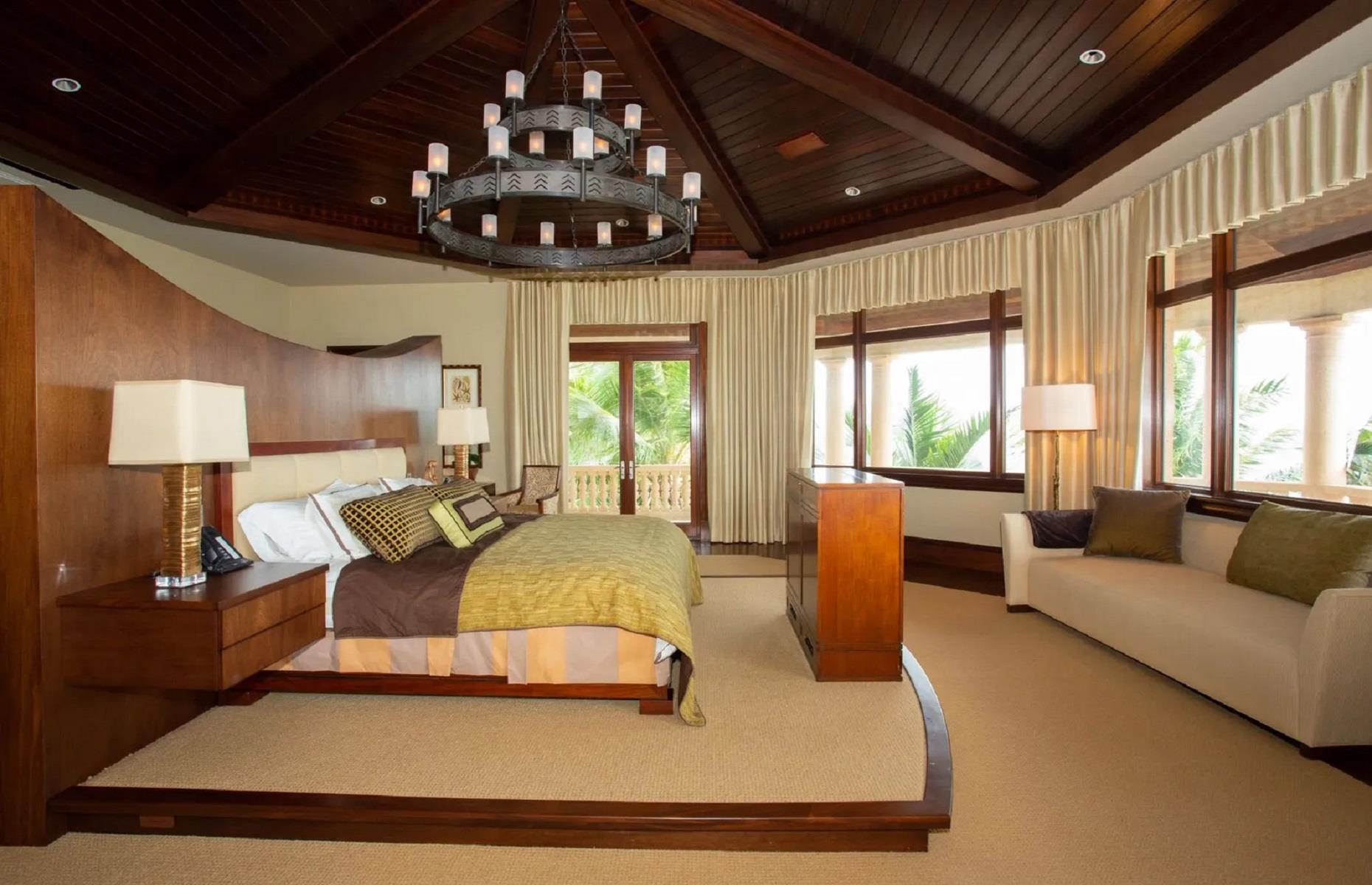 Castillo Caribe, Grand Cayman, Cayman Islands
