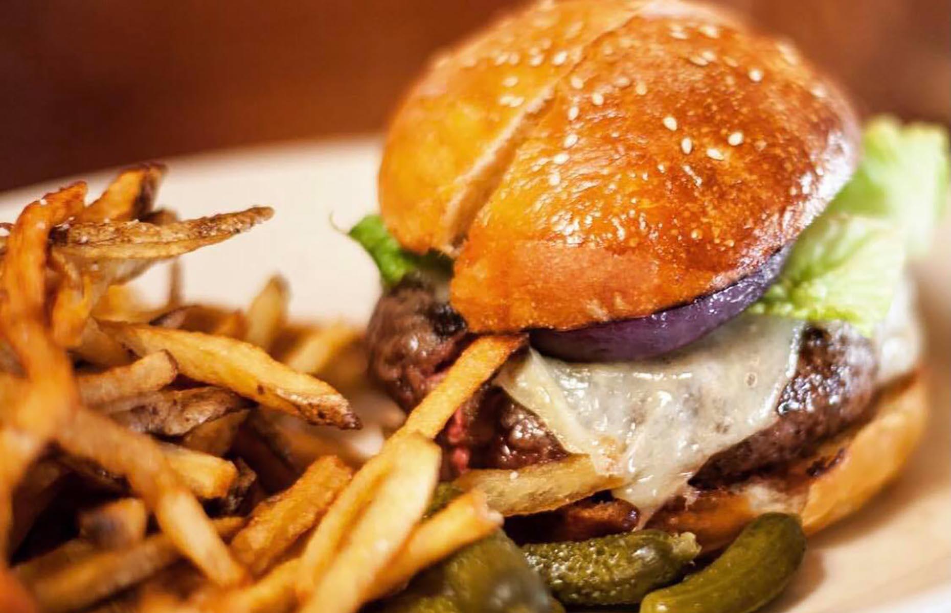 13. Alabama: Hamburger Fonfon, Chez Fonfon, Birmingham