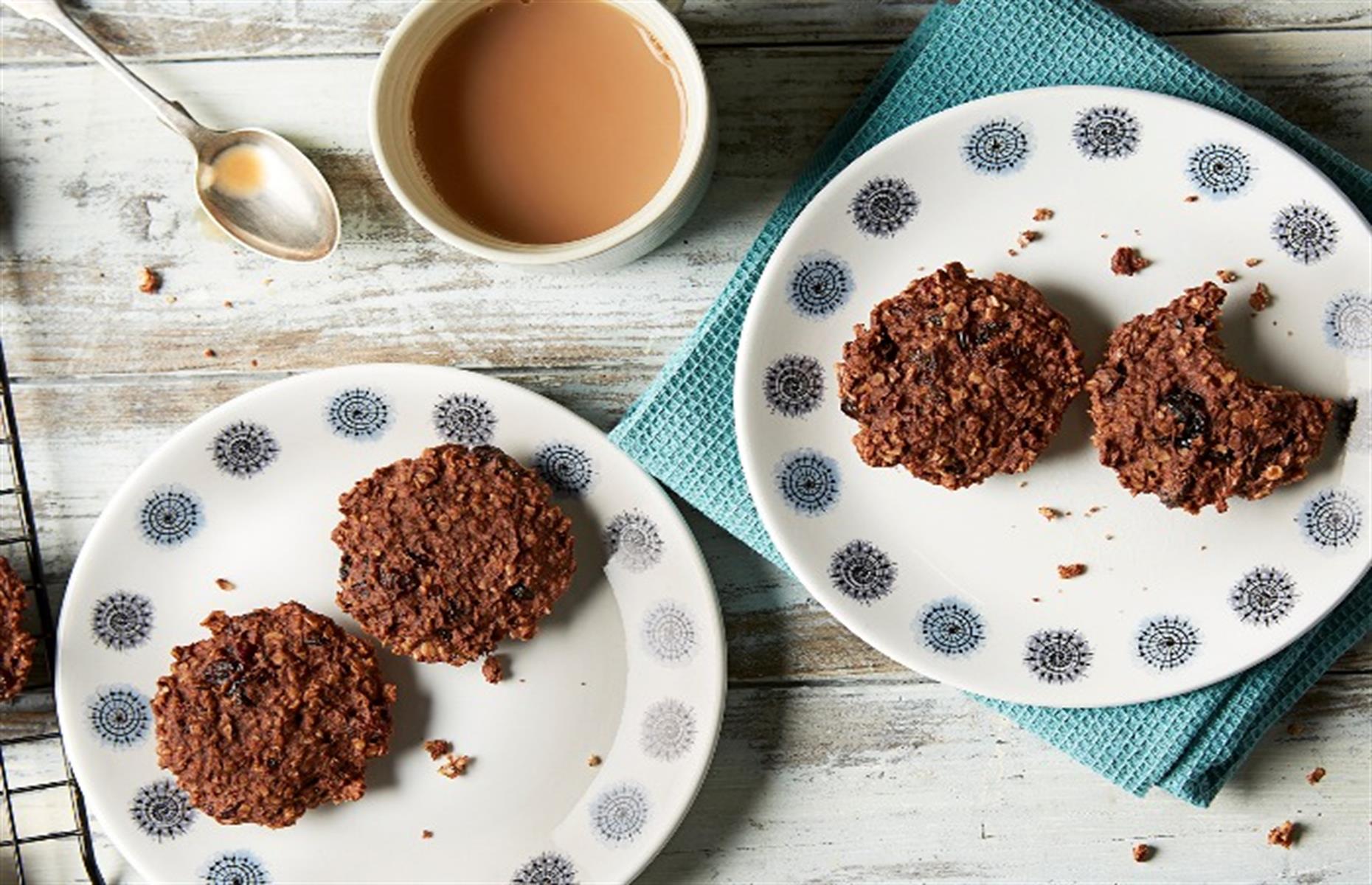 Chocolate cherry oaty bites