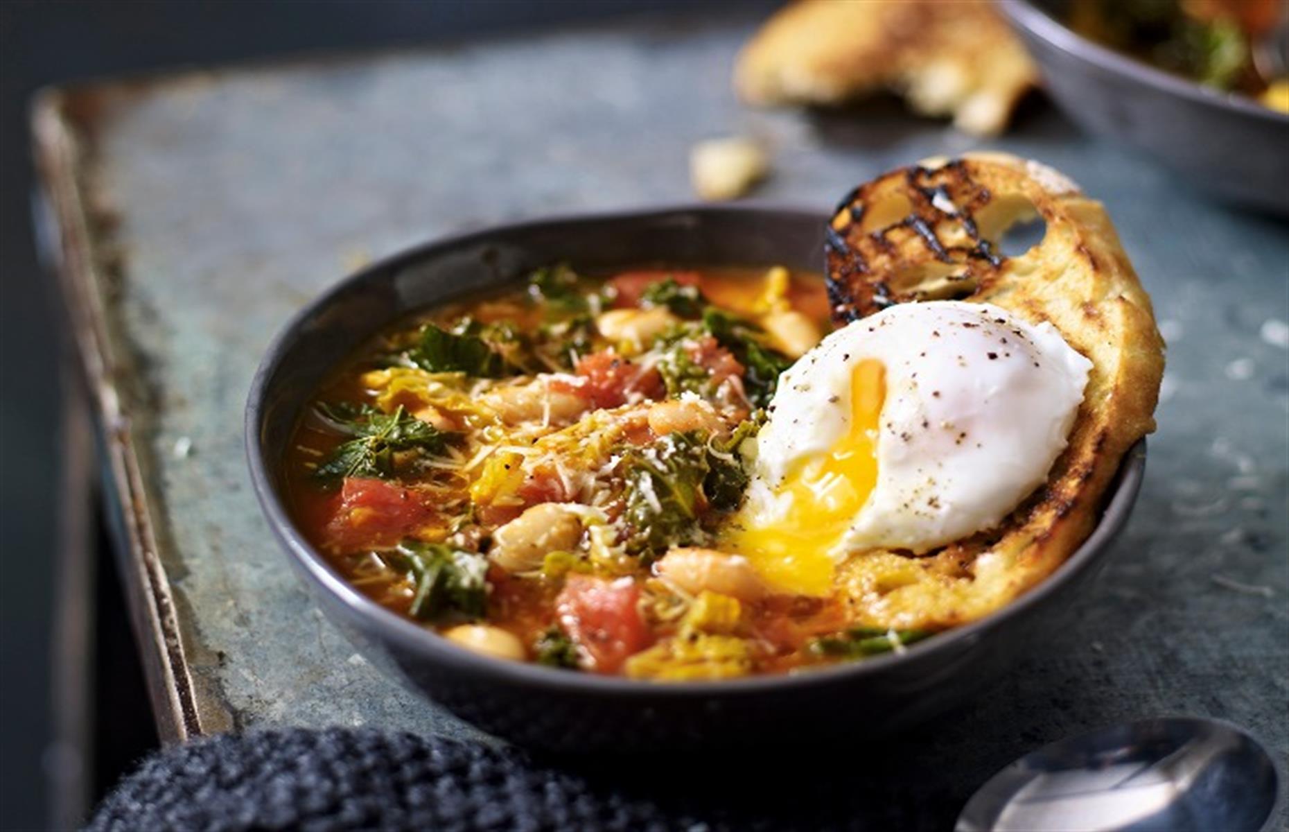 Kale and cannellini soup