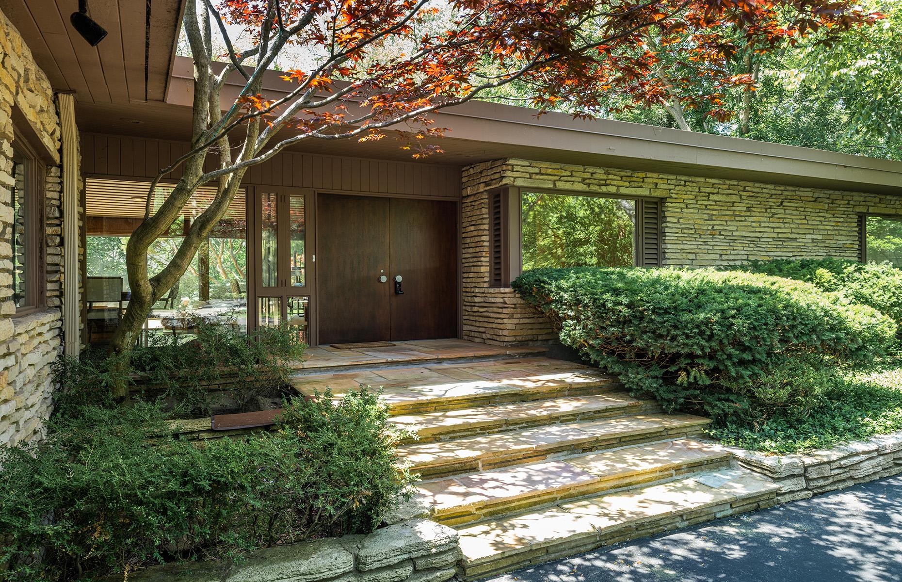 Indiana: Modernist style