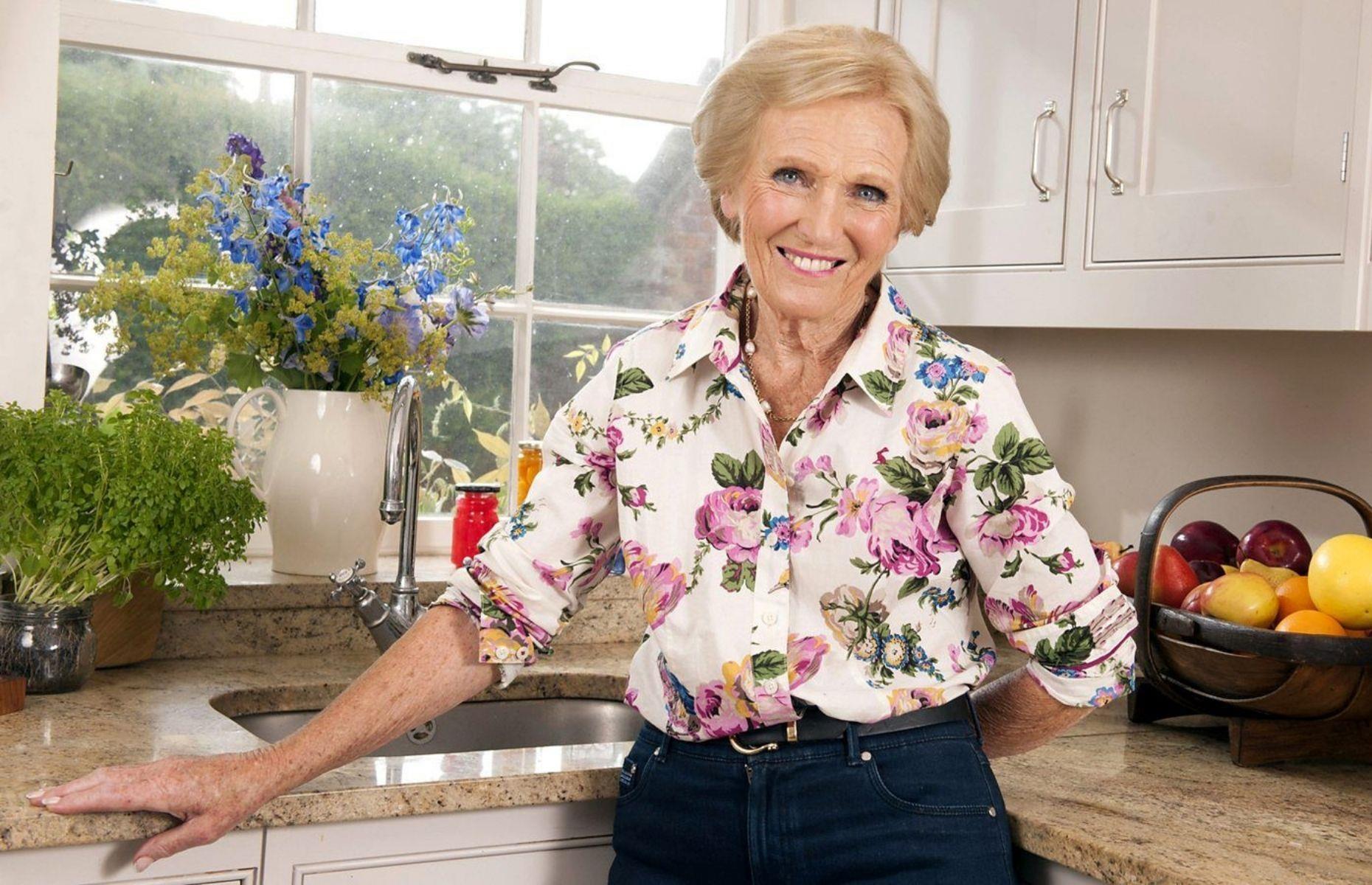 Can mary cook well. Mary Berry. Mary.Berry.Karamely. Marys Recipes. Mary Berry Сочи.