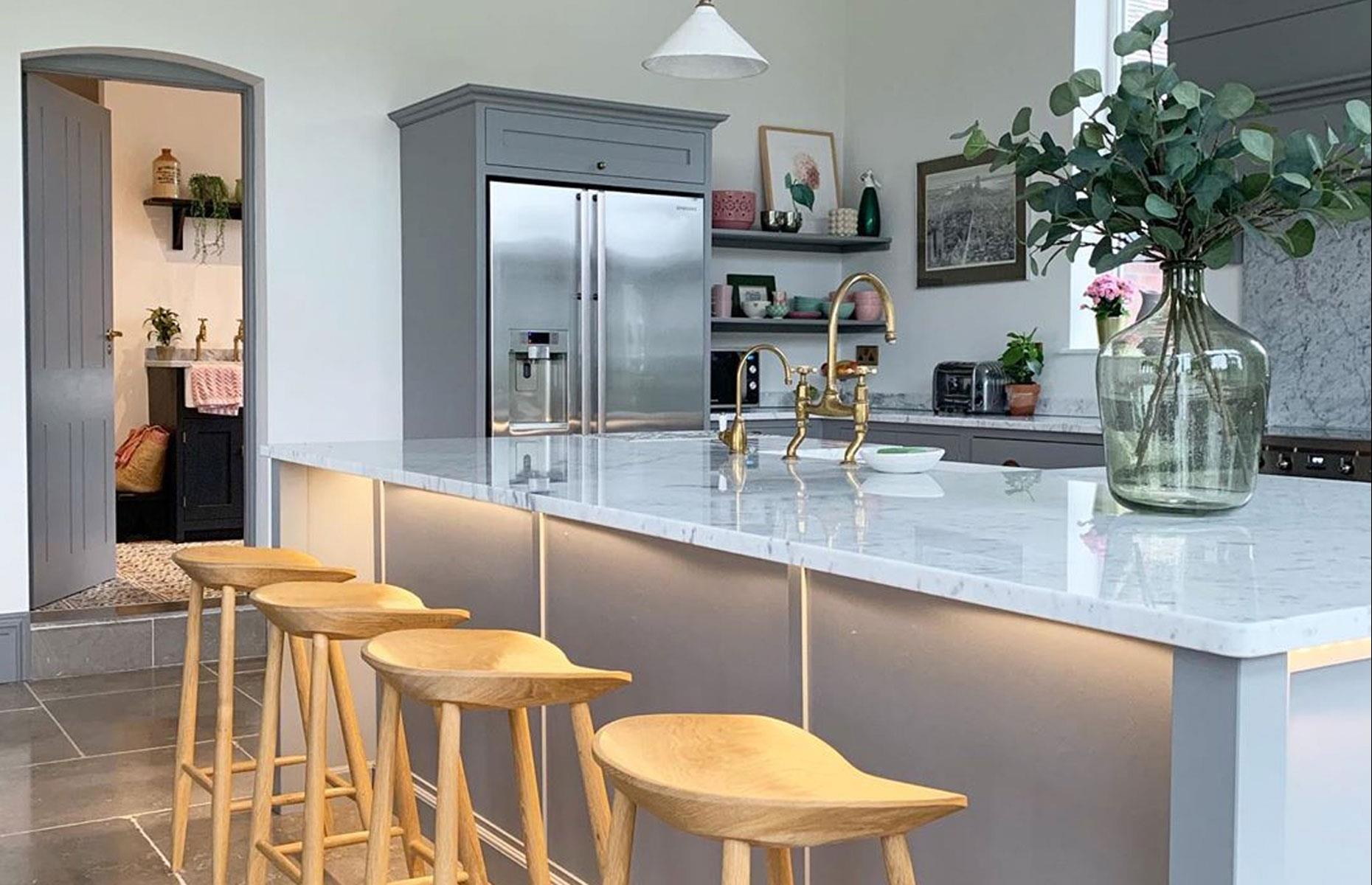 Elegant grey Shaker kitchen