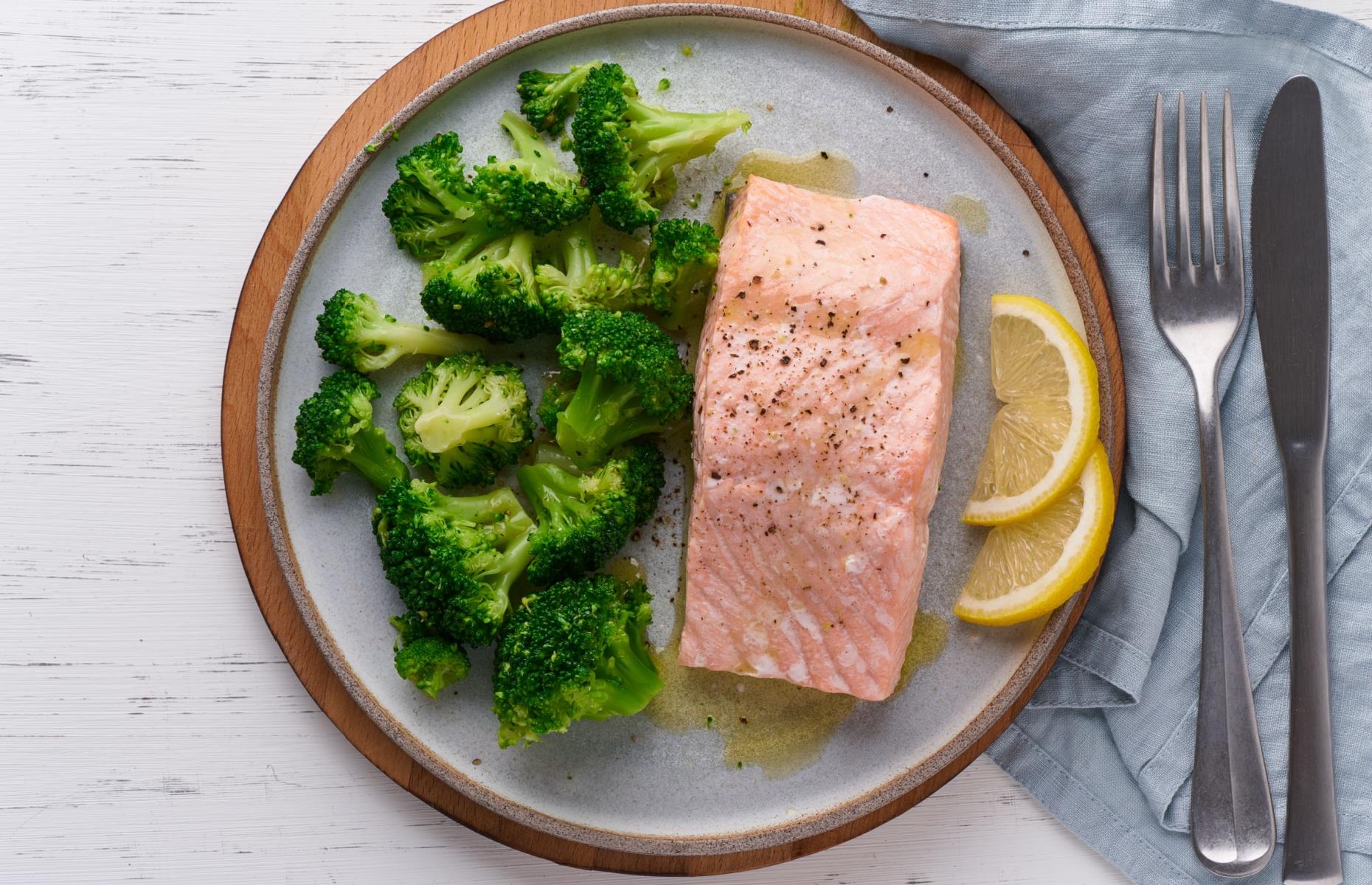Salmon and broccoli 