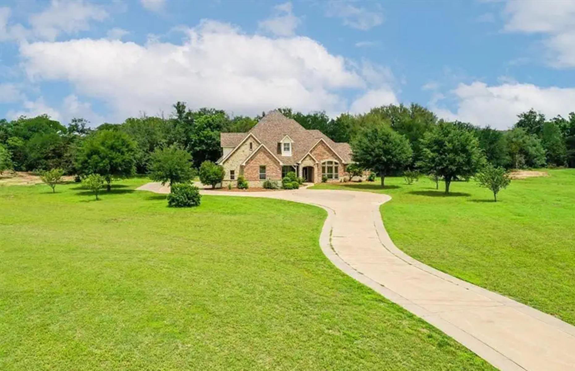 Gated estate, Texas, USA: $679,900 (£504k)