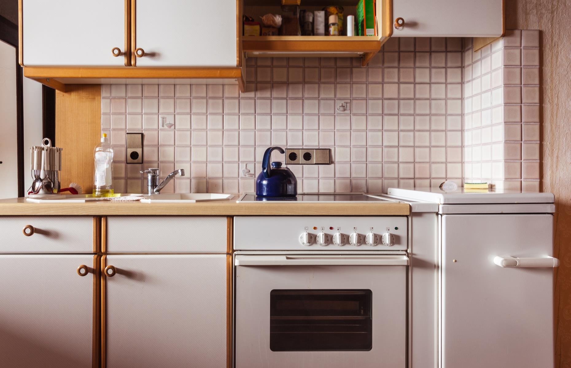 White kitchen appliances