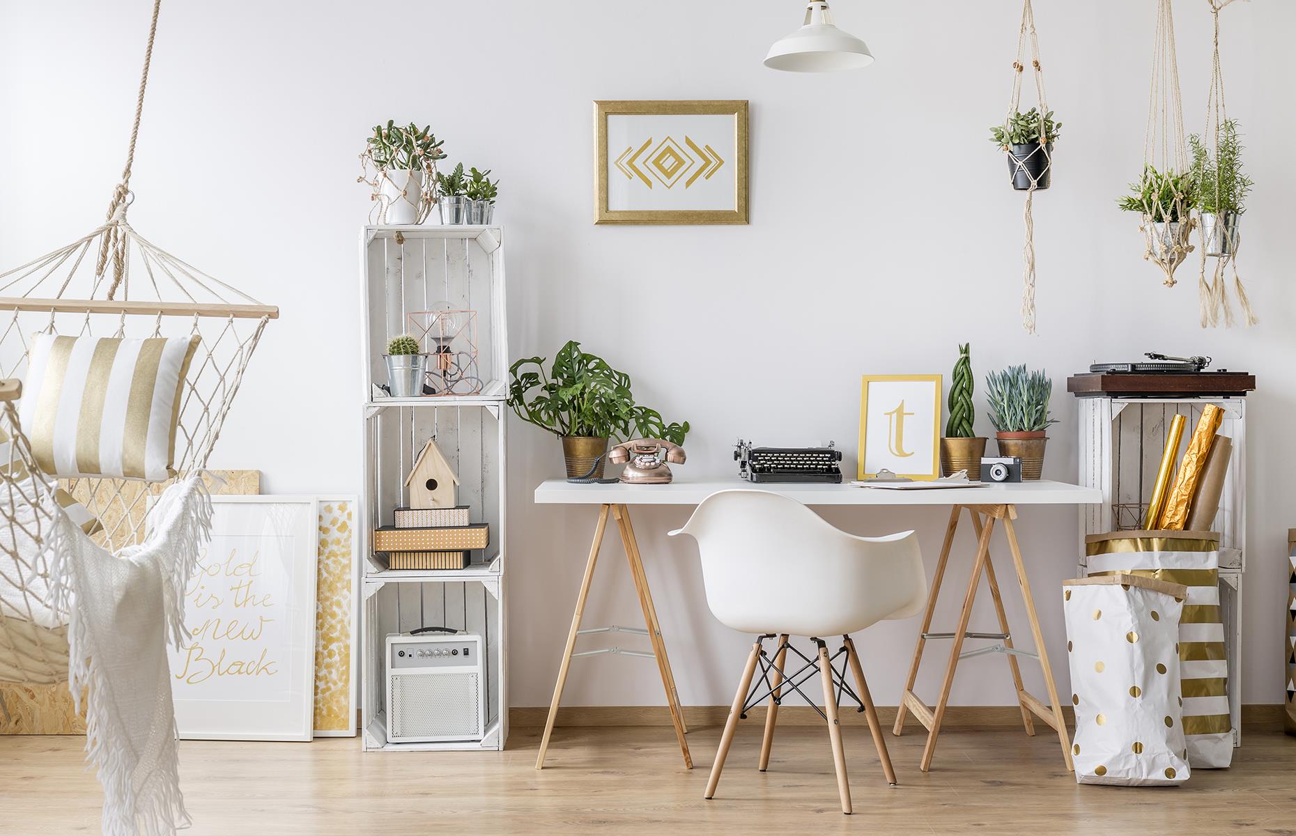 A study or hobby room