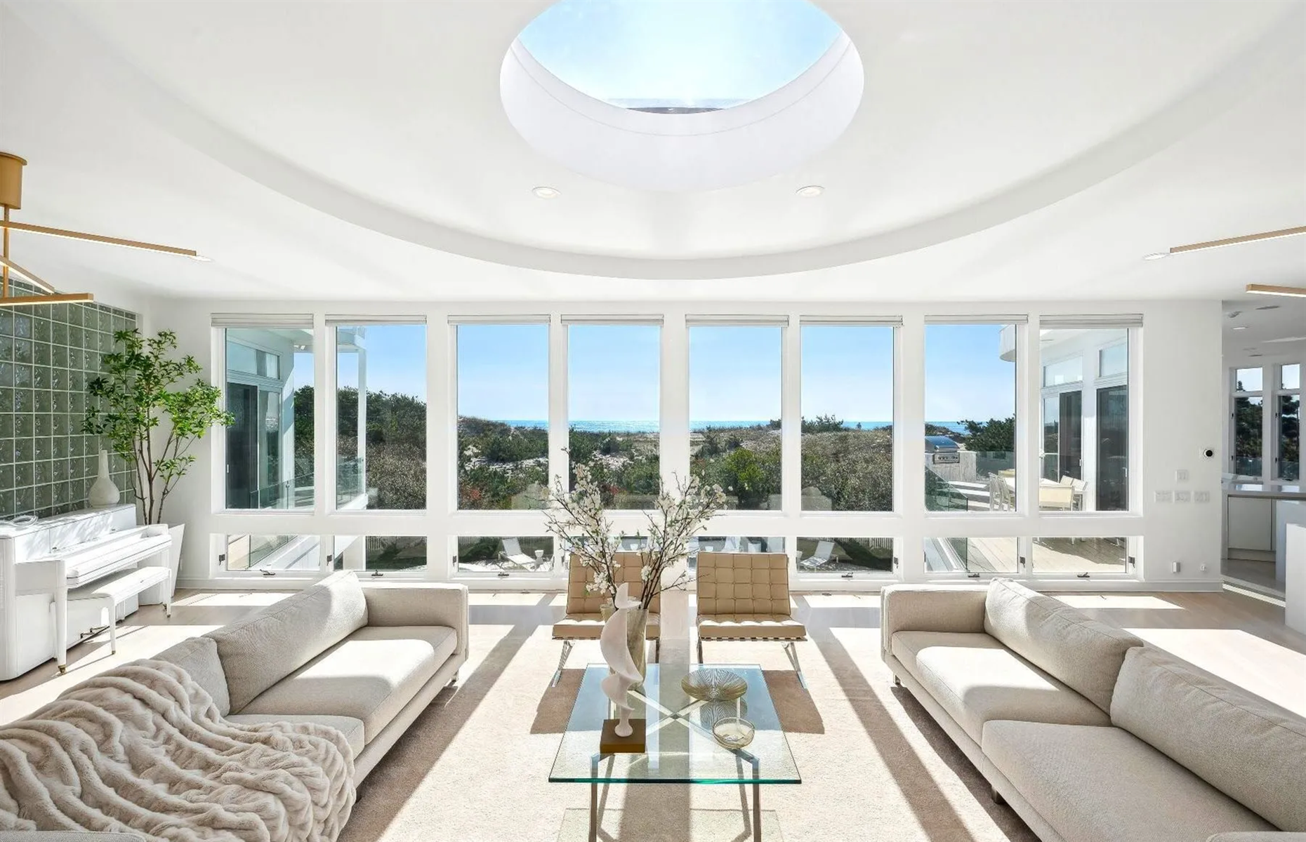 Amagansett estate, New York, USA: £328,100 ($400k) PCM