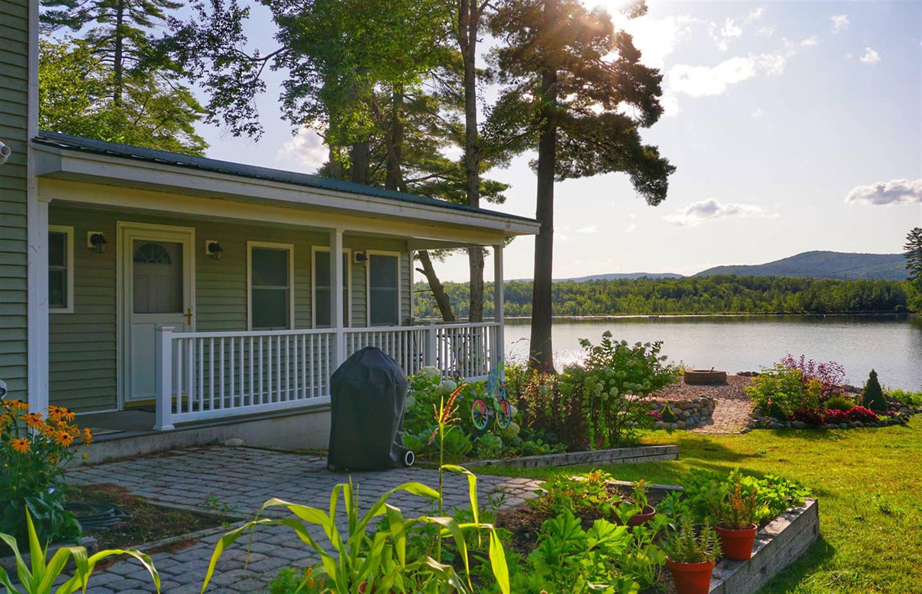 New Hampshire: lakeside retreat, Whitefield
