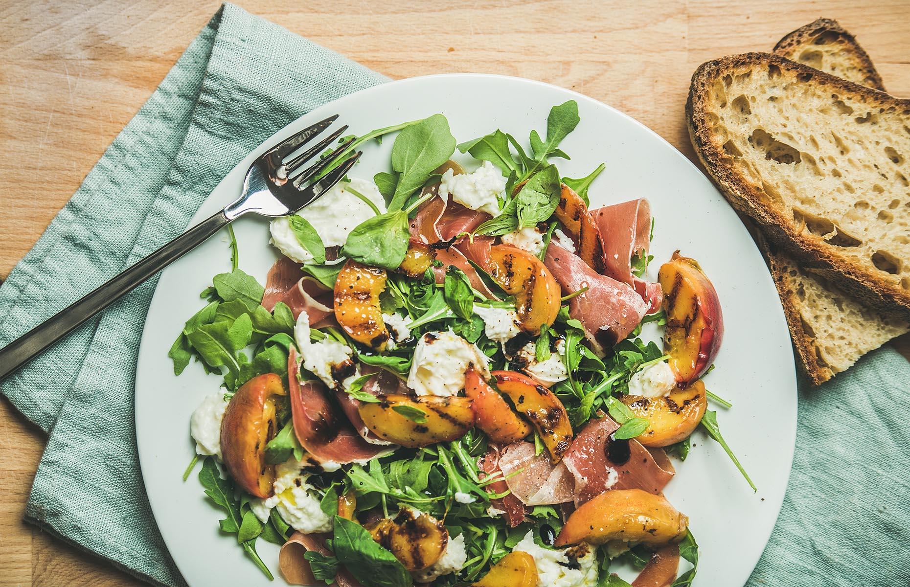 Peach, prosciutto and mozzarella salad