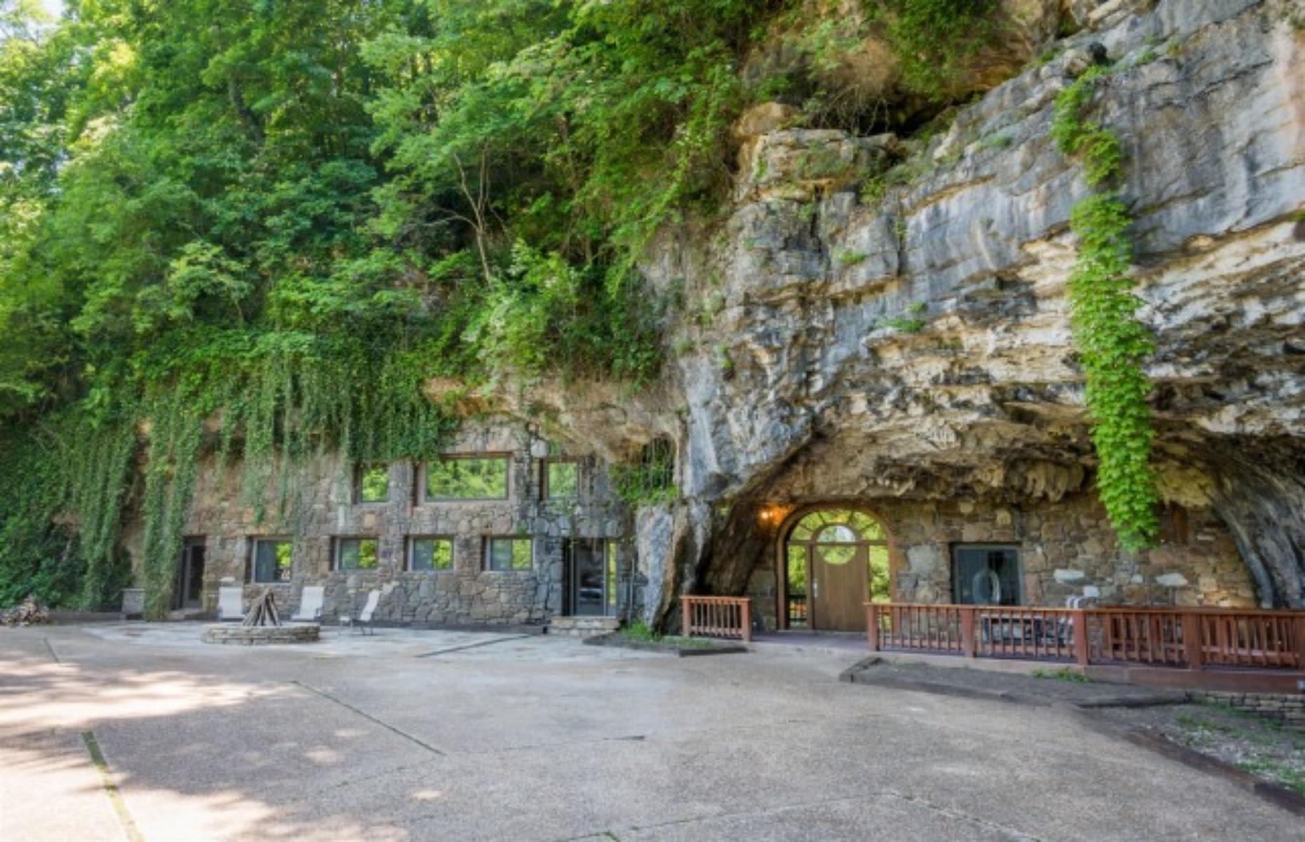Converted Cold War cave, Arkansas, USA