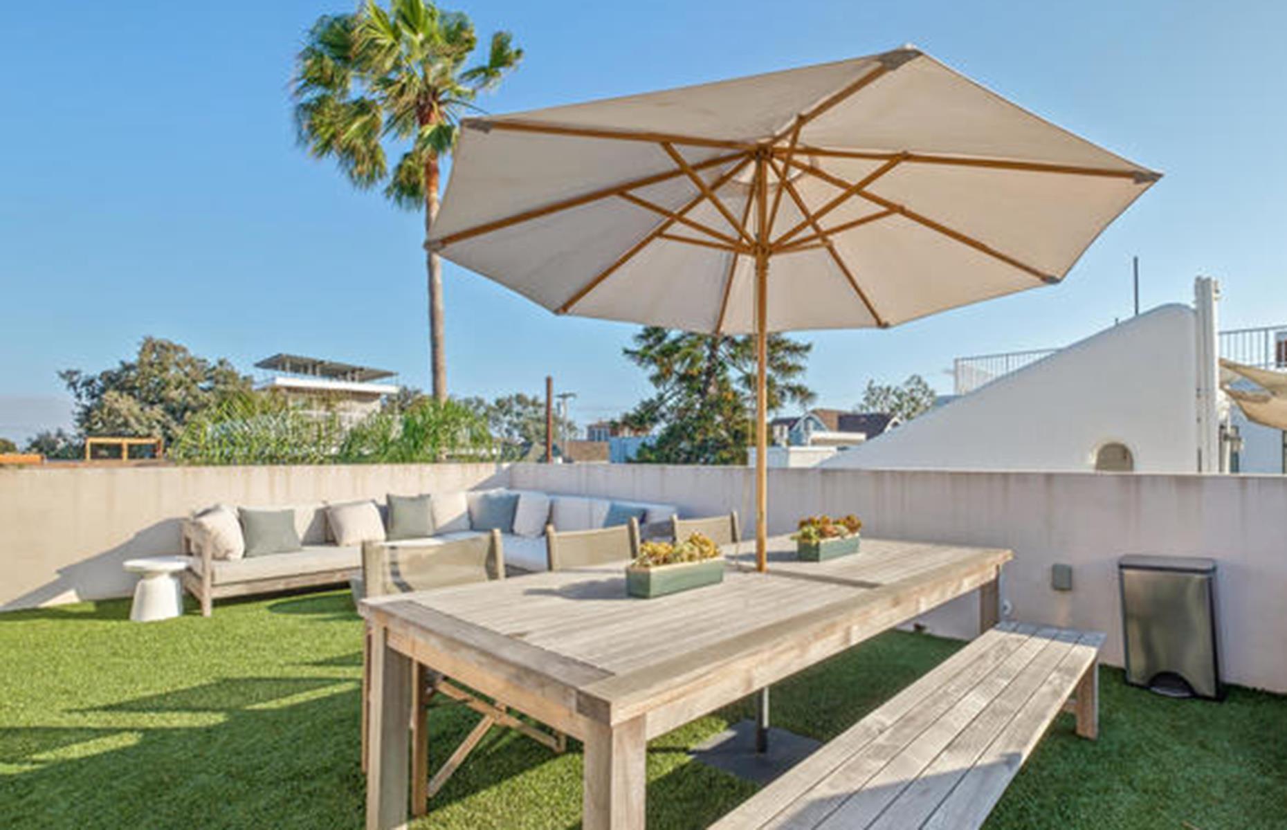 Cher: Apartment in Venice Beach