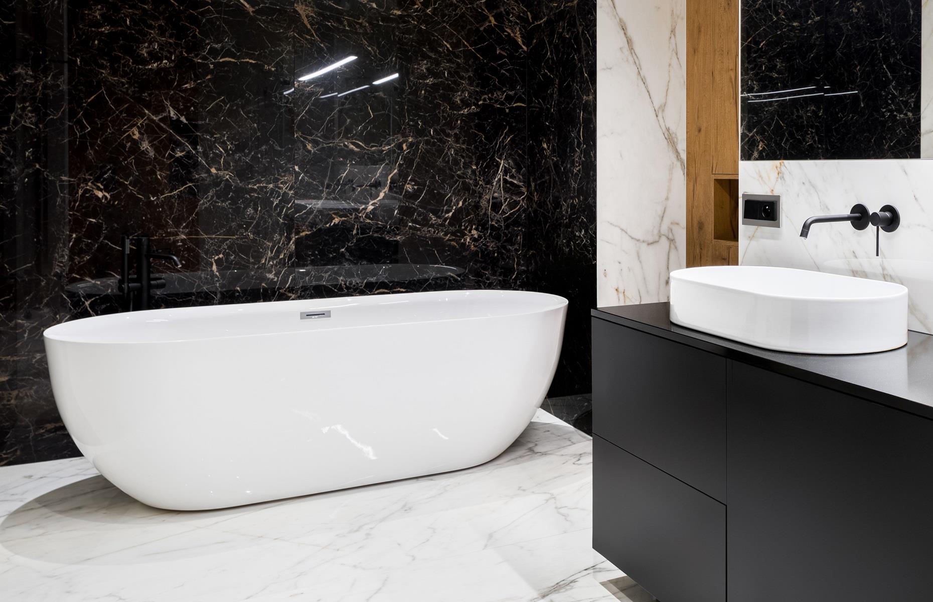Choosing designer bathroom tiles 