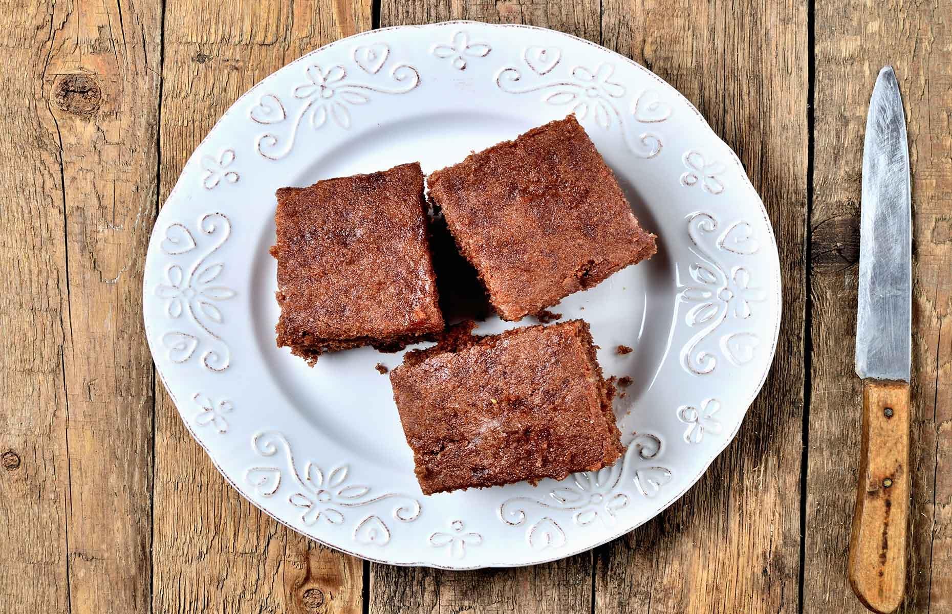 18. Treacle gingerbread cake