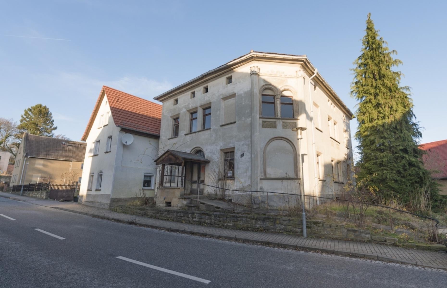 Corner house, Saxony-Anhalt, Germany: $23,698 (£19k)