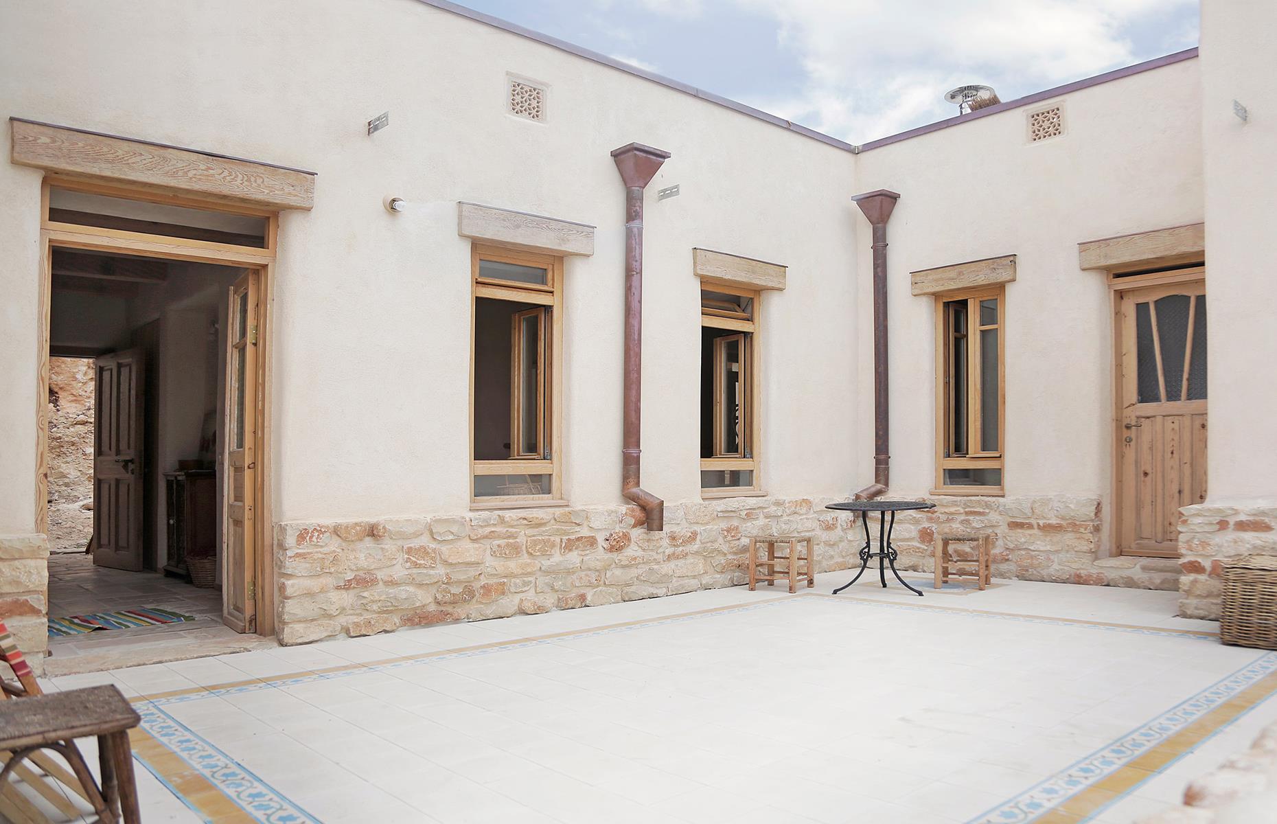 Hempcrete house, Haifa, Israel: 9 eco home building materials that are better than concrete