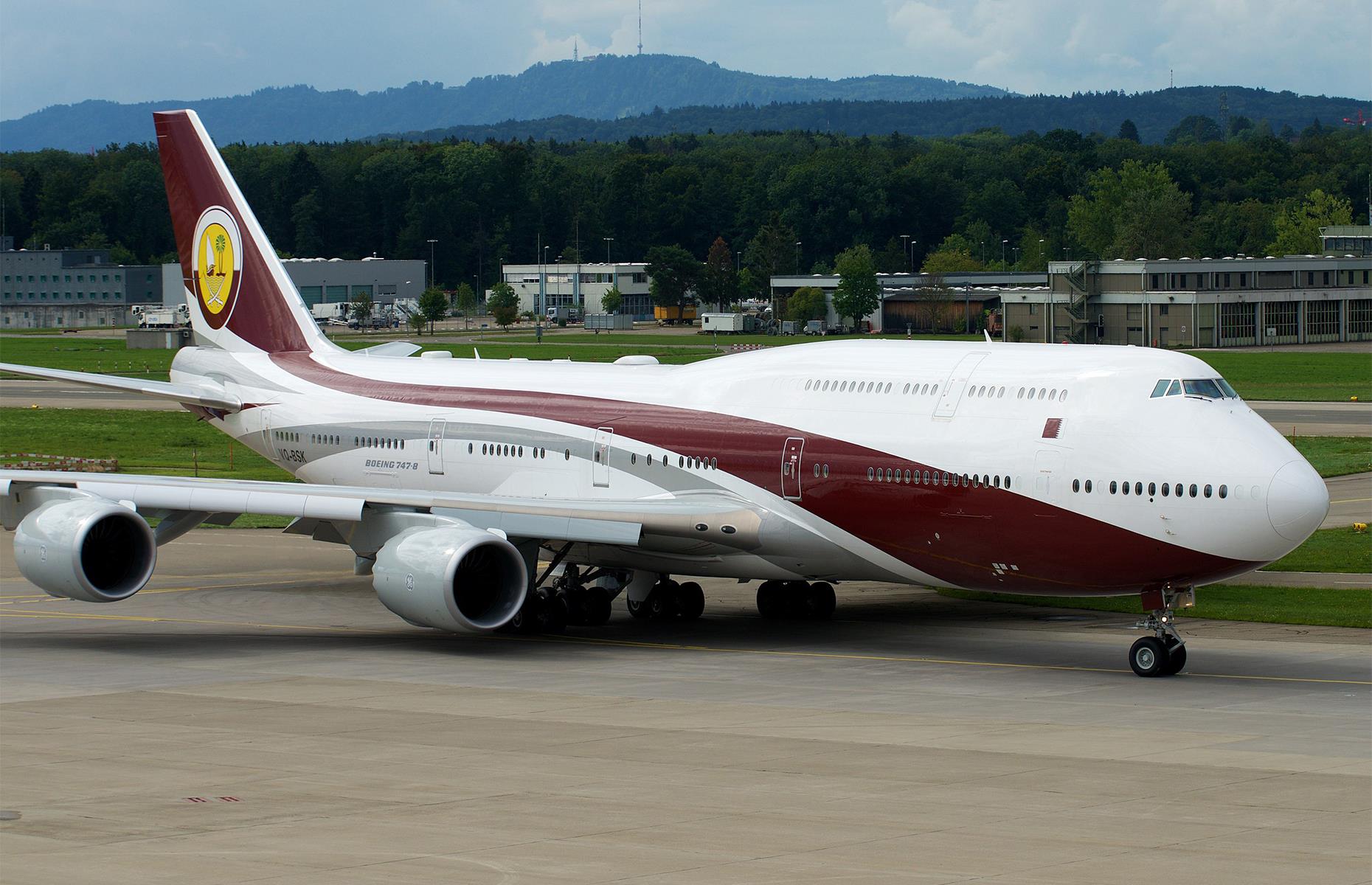 Avionul privat Boeing 747-8i ce valorează cel puțin 360 de milioane de dolari (Sursă foto: BriYYZ, flickr)