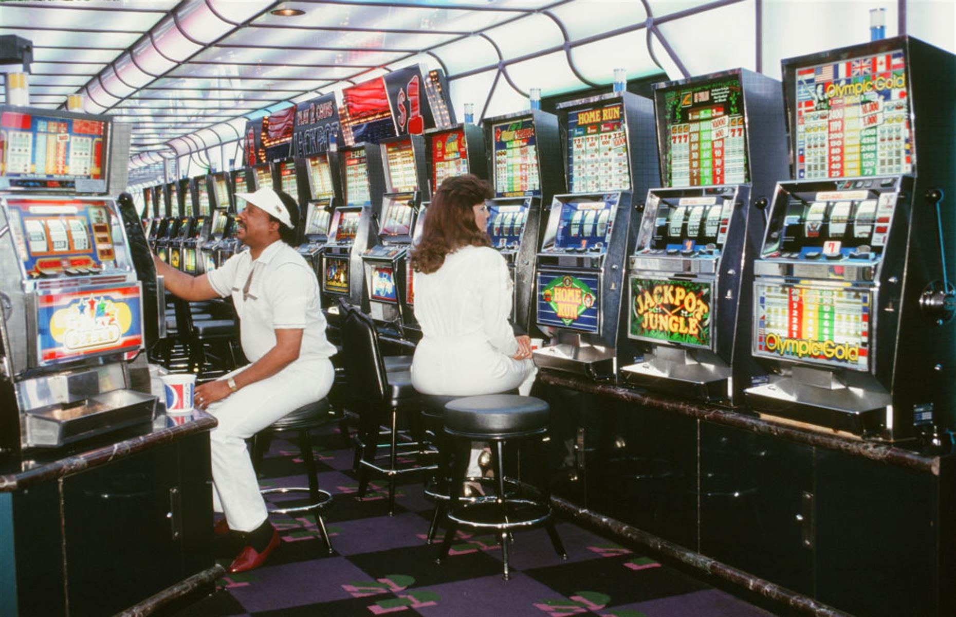 1992: Carnival Fantasy's casino
