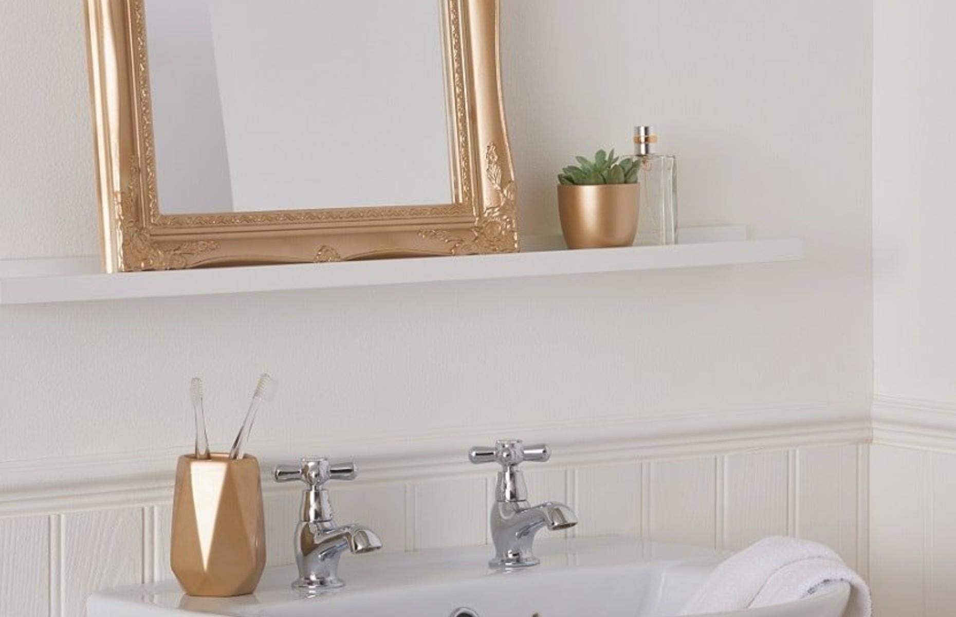 Spruce up with gold spray