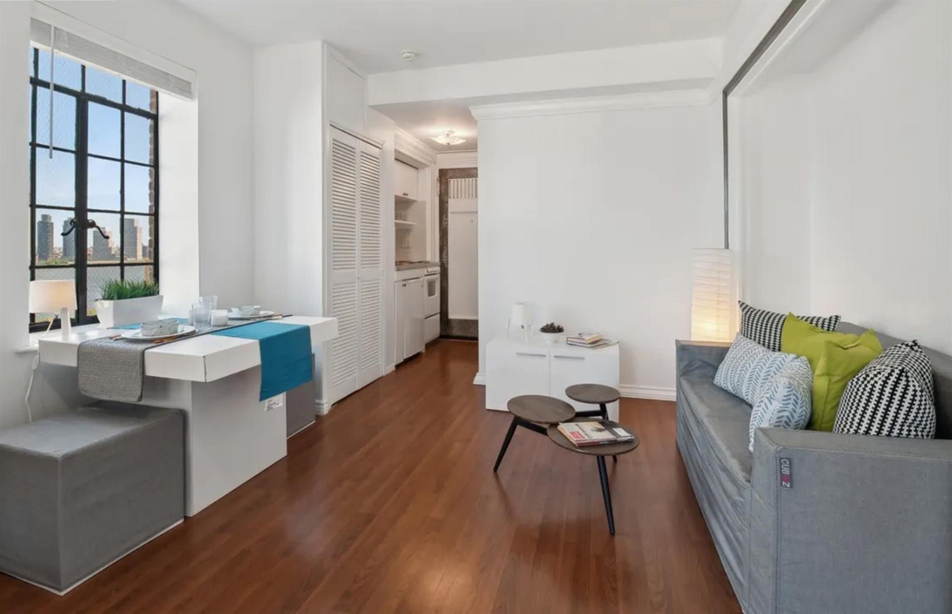 Apartamento en el horizonte de la ciudad, Nueva York, EE.UU.