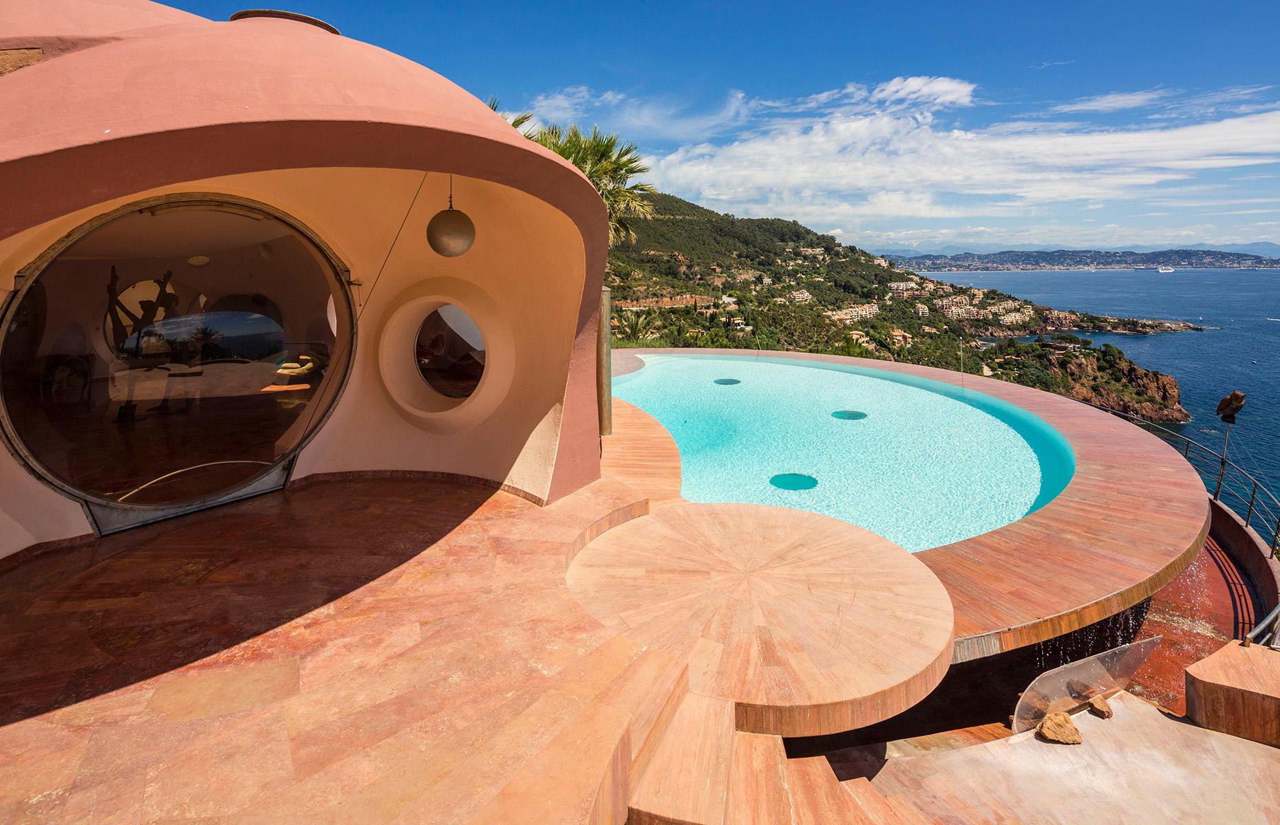 Palais Bulles by Antti Lovag